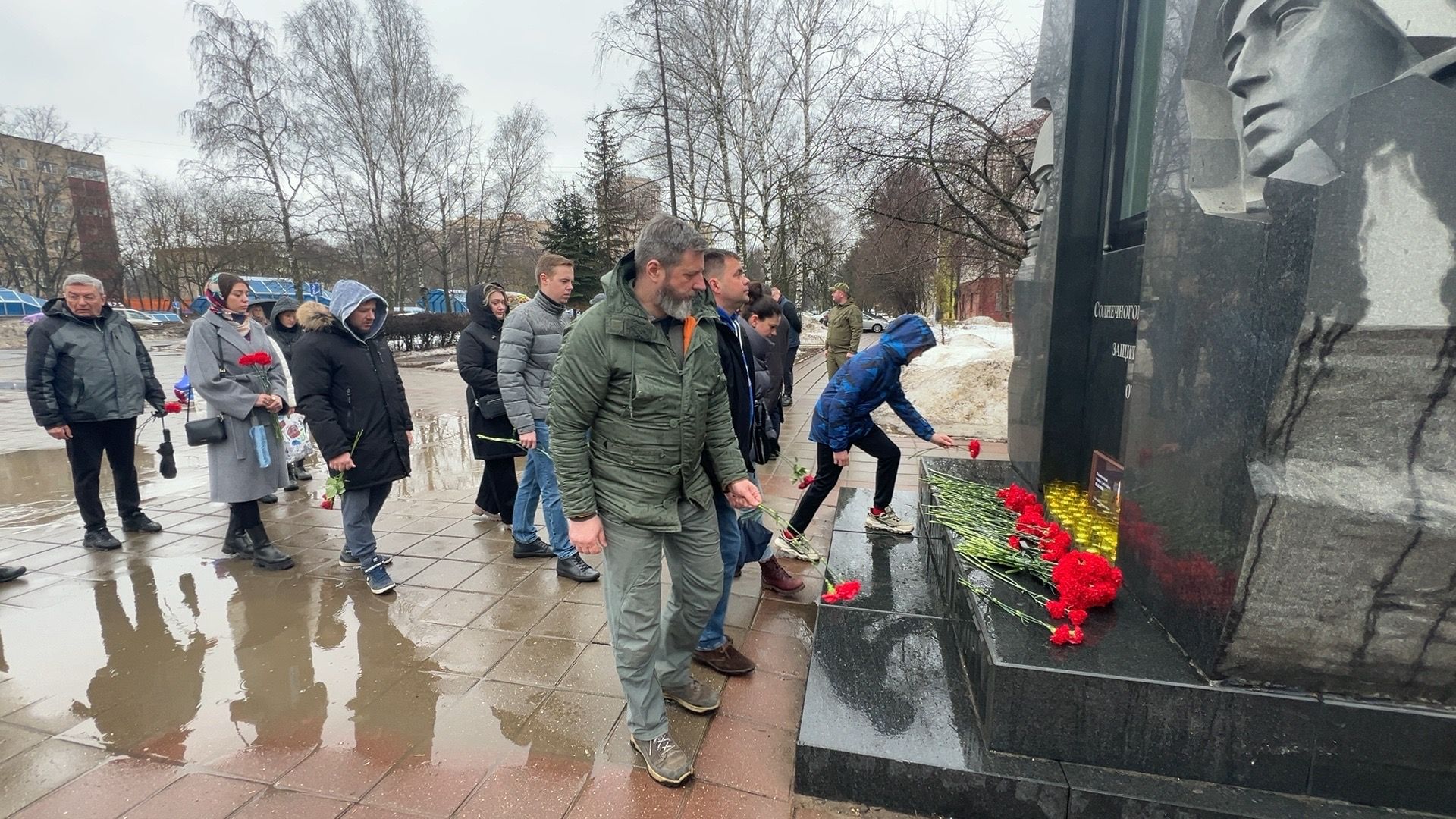 Солнечногорск, Теракт, Мемориал, Цветы, стихийный мемориал,