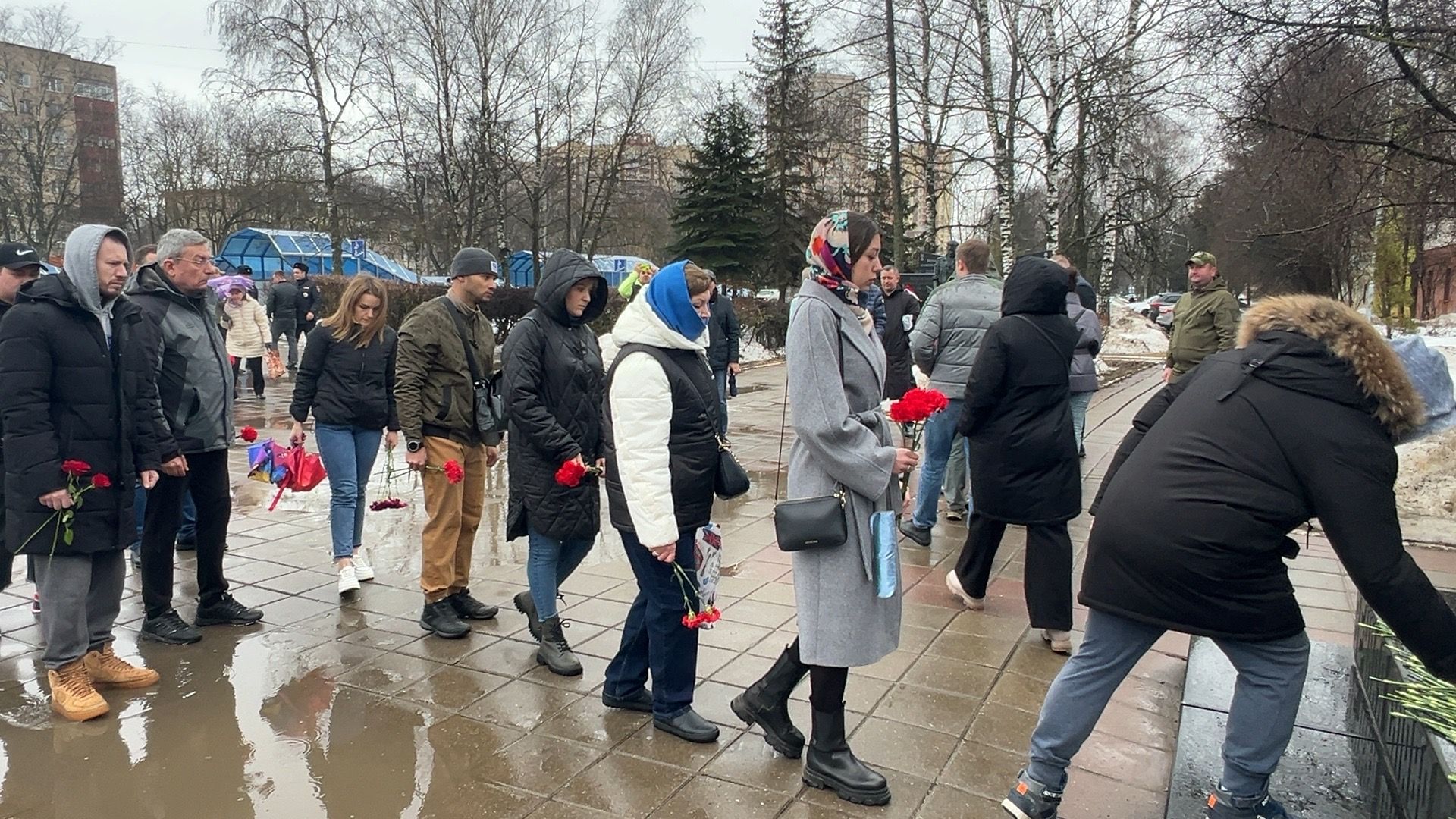 Солнечногорск, Теракт, Мемориал, Цветы, стихийный мемориал,