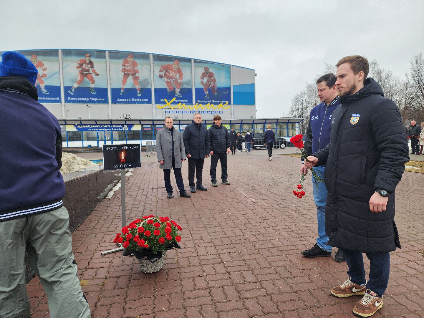 воскресенск, крокус, траур, стихийный мемориал, жители,теракт,