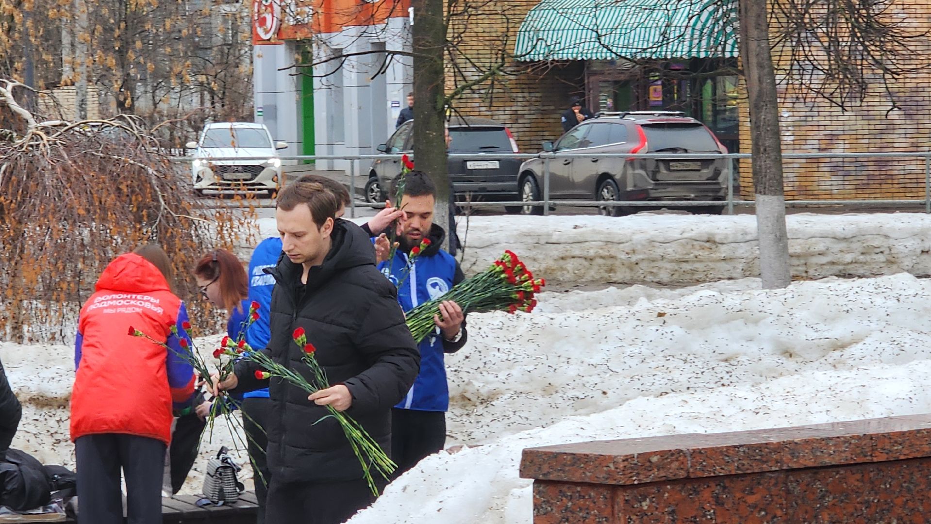 Подмосковье, Городской округ Пушкинский, Ивантеевка, Стихийный мемориал,теракт,