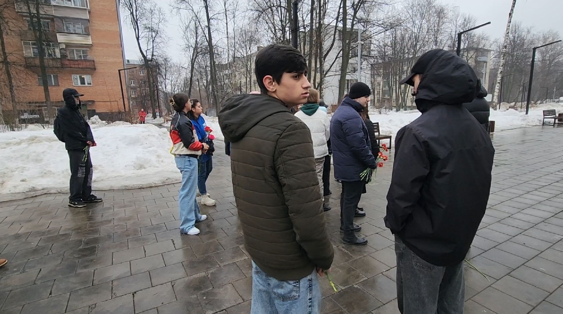 долгопрудный, крокус сити, скорбим, молодая гвардия, молодая гвардия подмосковья, молодежь,возложение цветов,теракт,