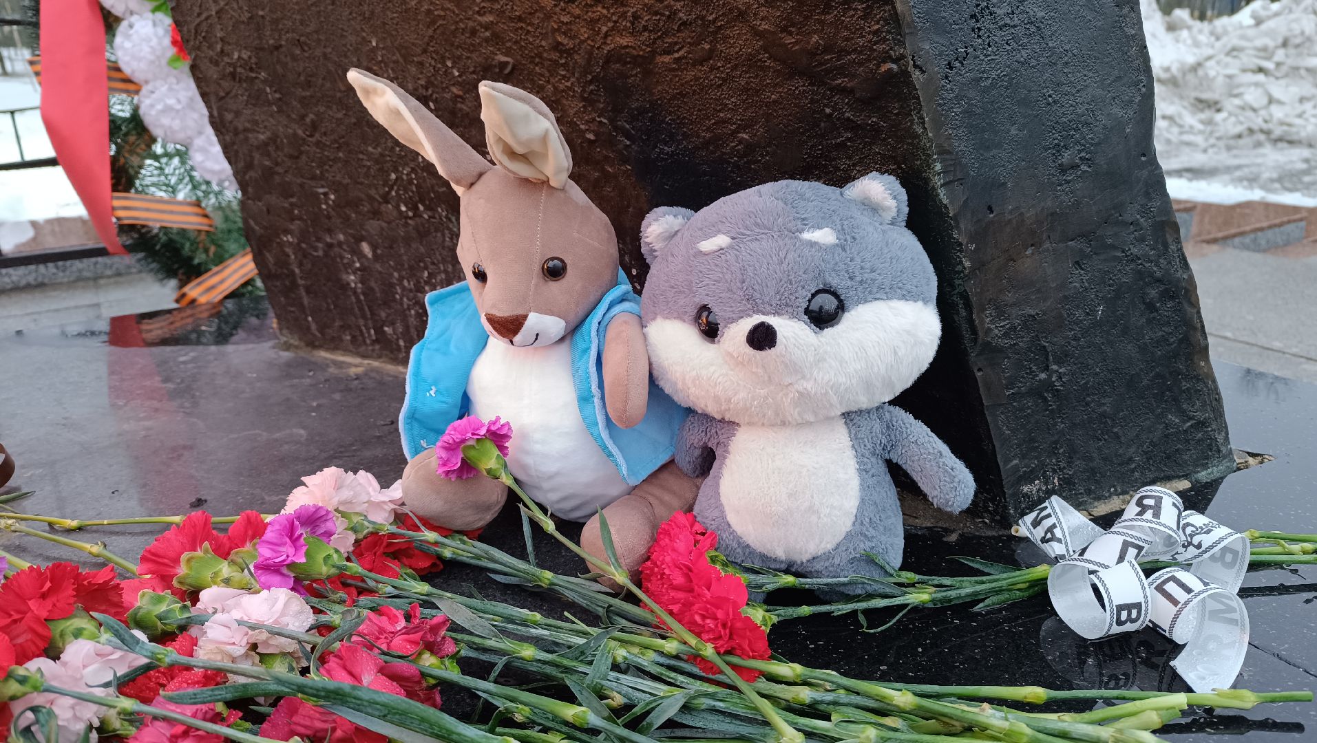 молодая гвардия, цветы, лобня, крокус сити холл,теракт,