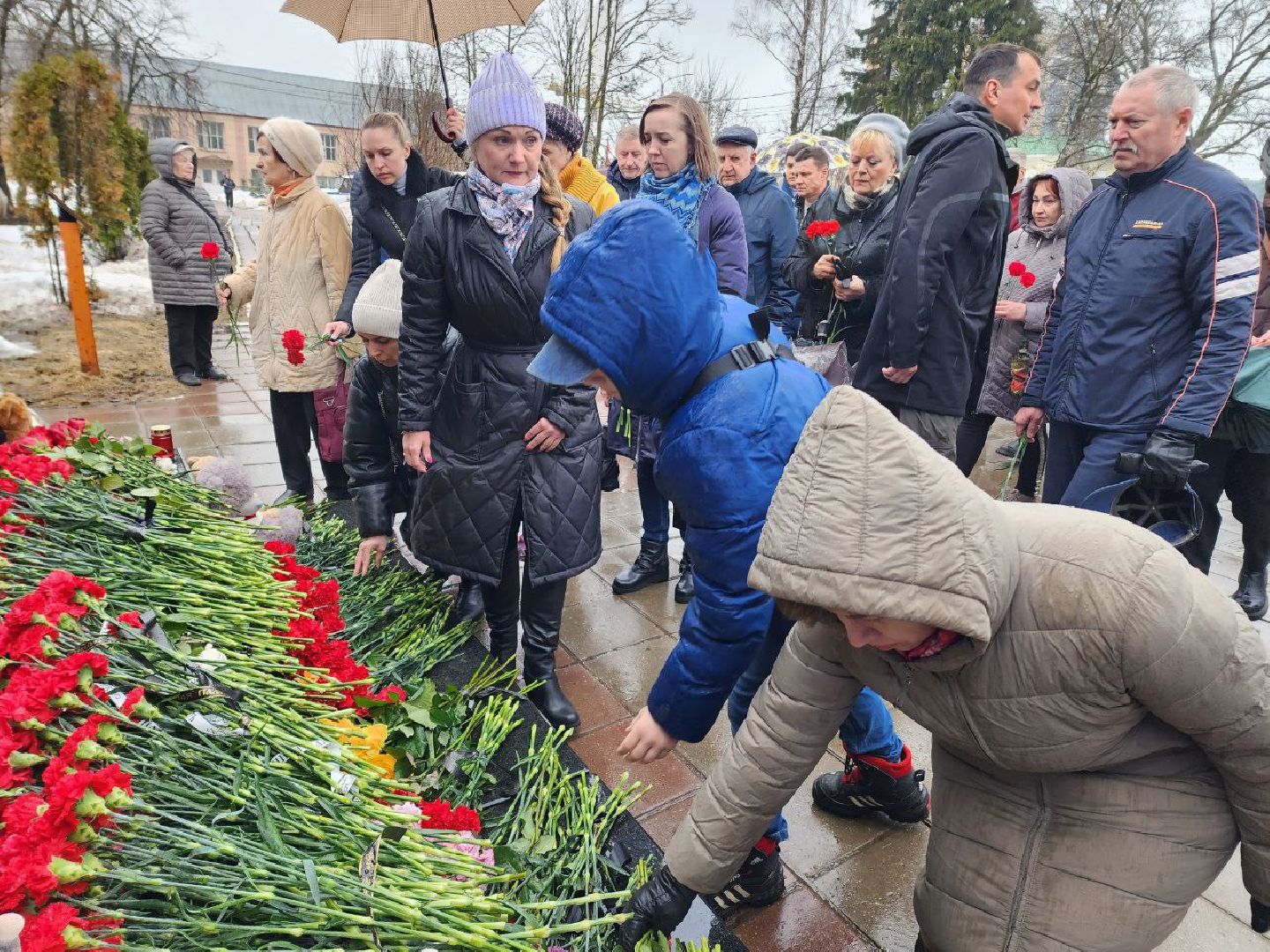 Солнечногорск, стихийный мемориал, жители, Цветы,теракт,