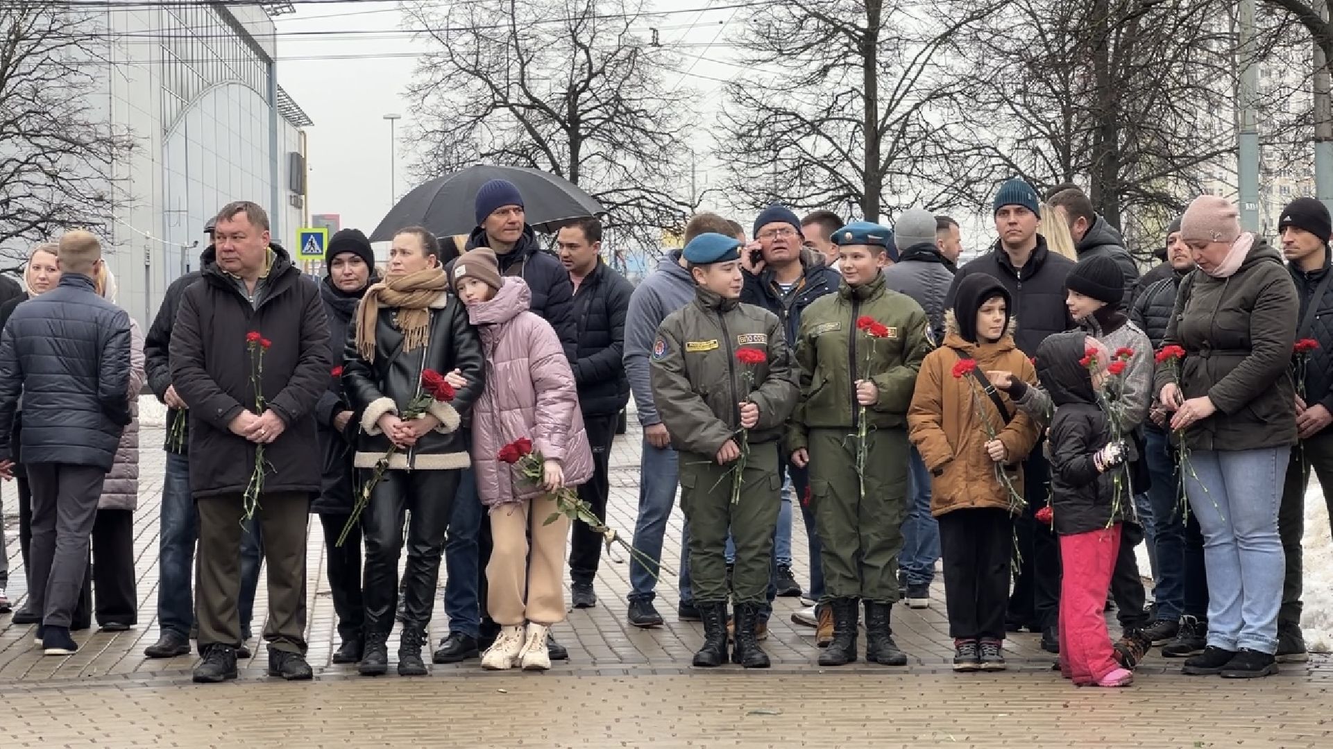 химки, крокус сити холл, стихийный мемориал, теракт,