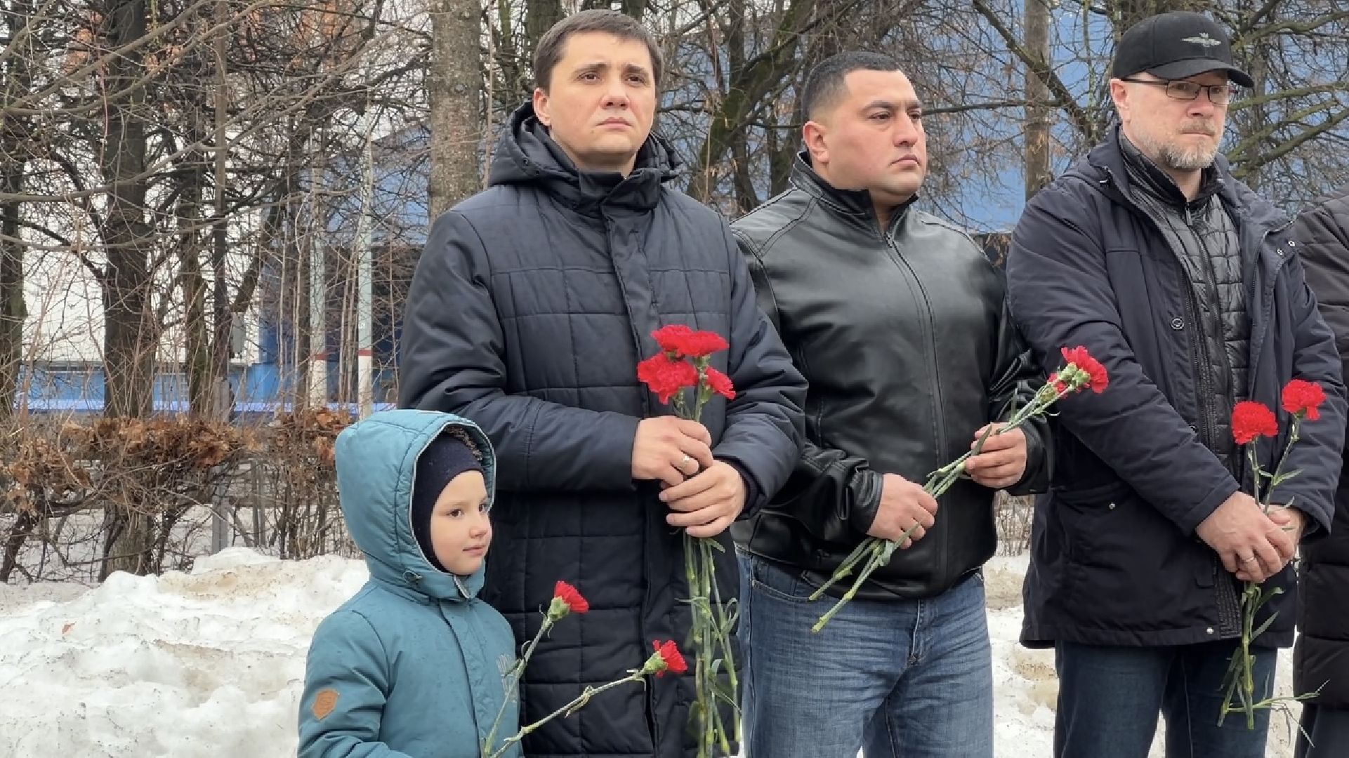 химки, крокус сити холл, стихийный мемориал, теракт,