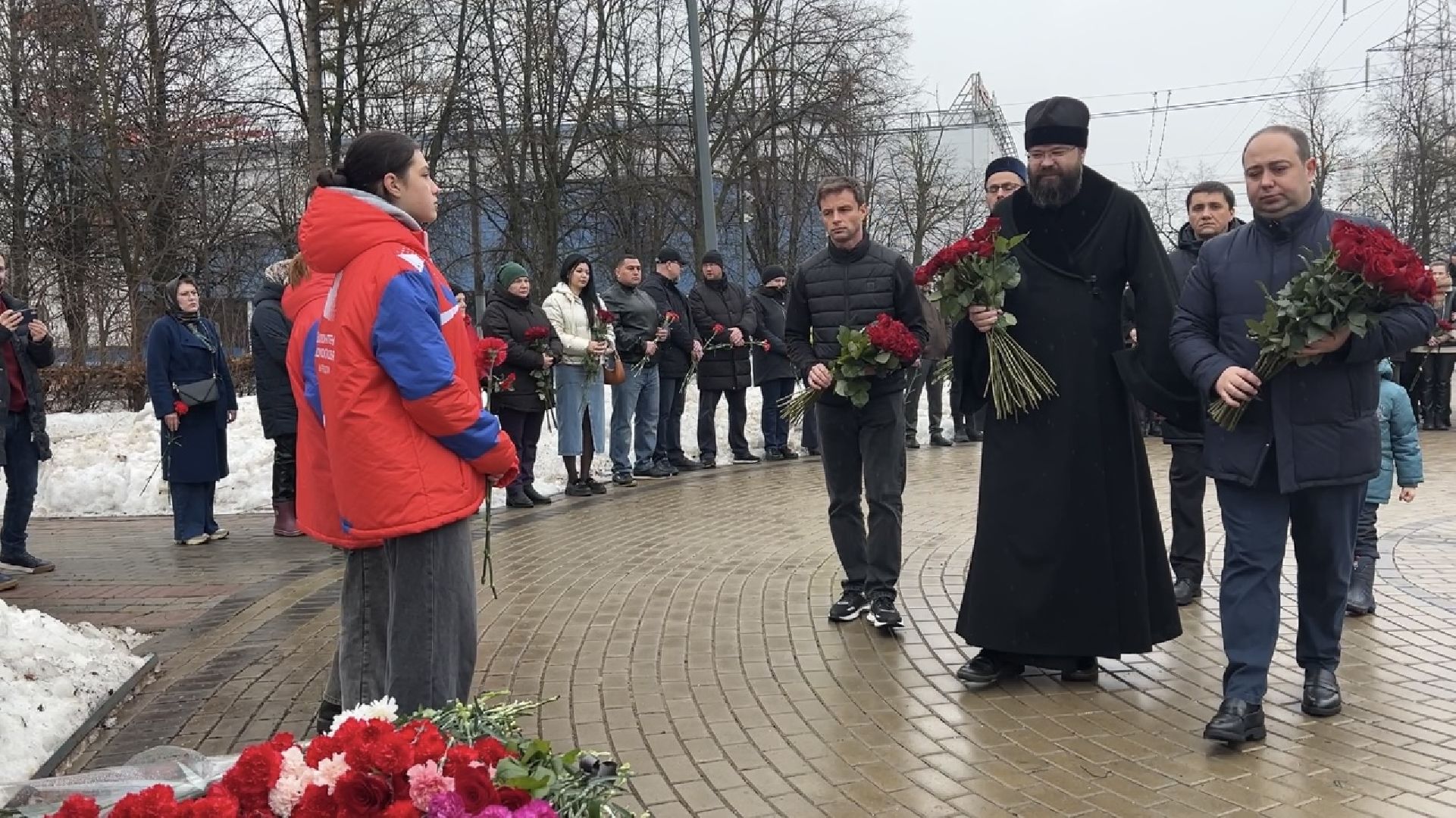 химки, крокус сити холл, стихийный мемориал, теракт,