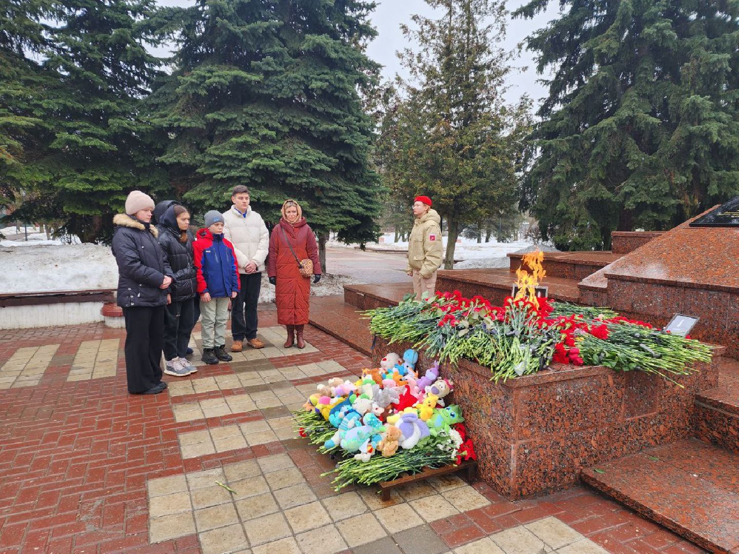 чехов, день траура, возложение цветов, минута молчания, жители,теракт,