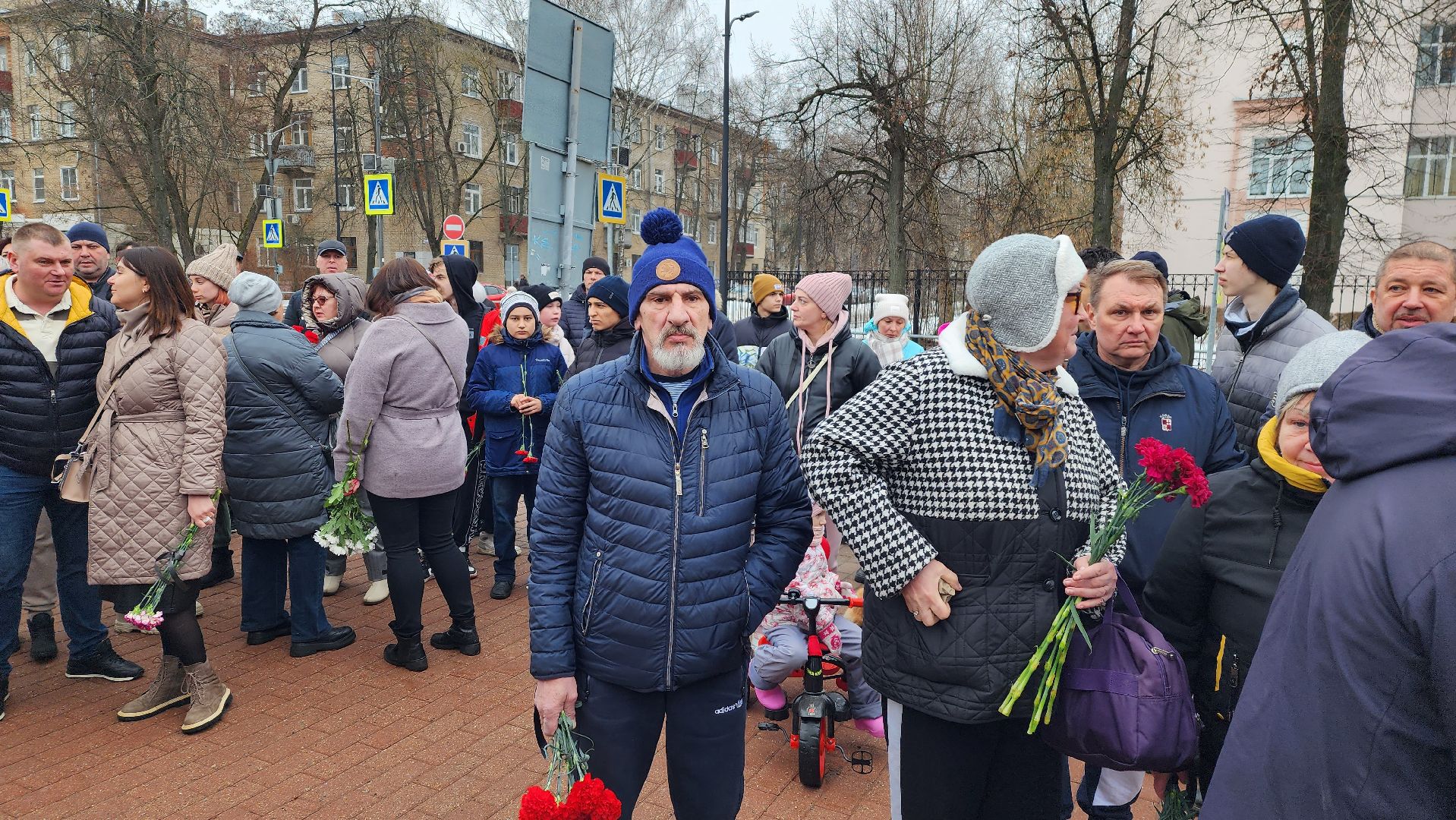 Вечный огонь, траурный митинг, возложение цветов, борис аубакиров, Дмитрий Денисов,благочинный,теракт,