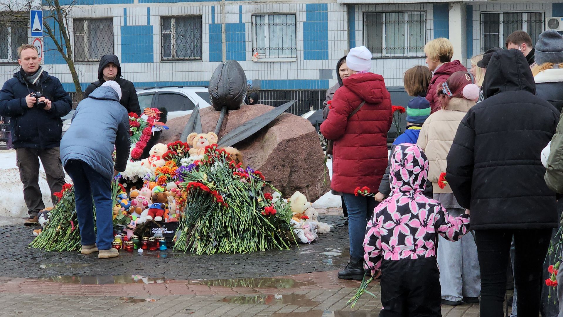 серпухов, крокус сити холл, теракт, серпухов скорбит, черный тюльпан,