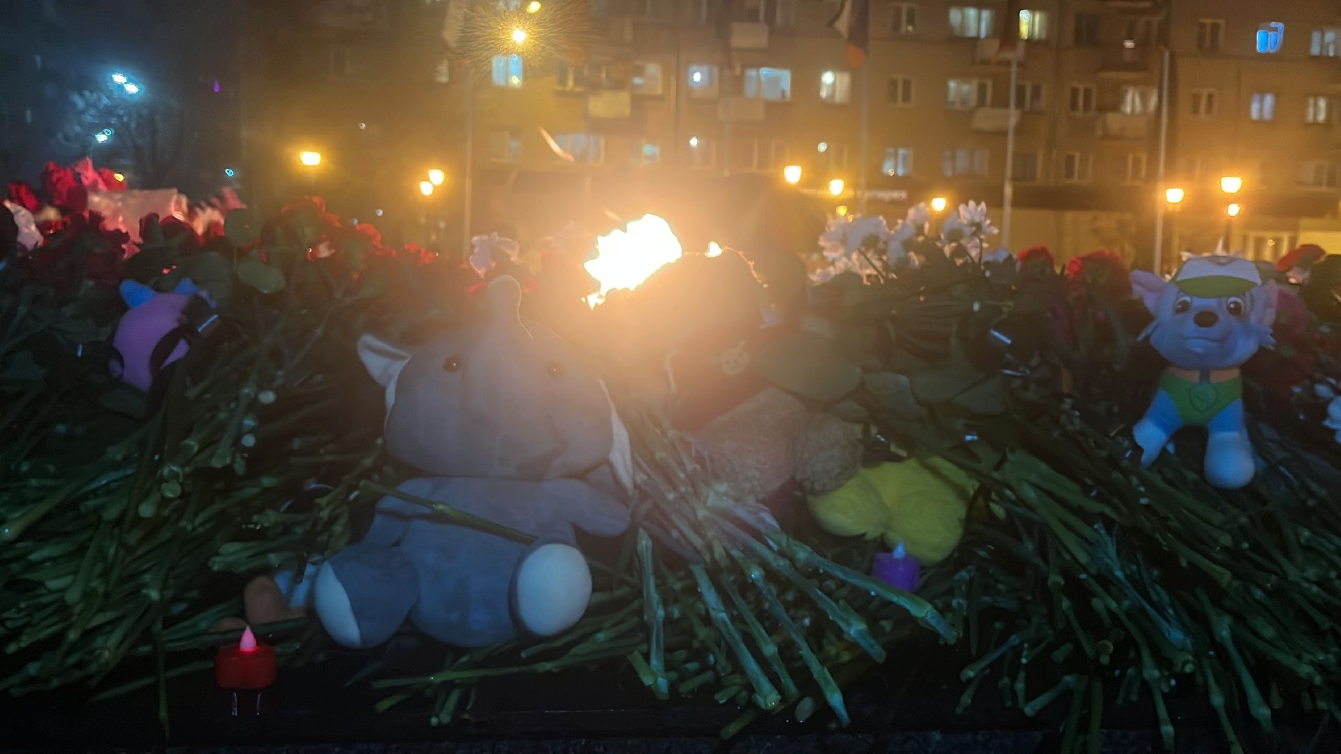 крокус сити холл, свеча памяти, мемориал, память погибших,теракт,