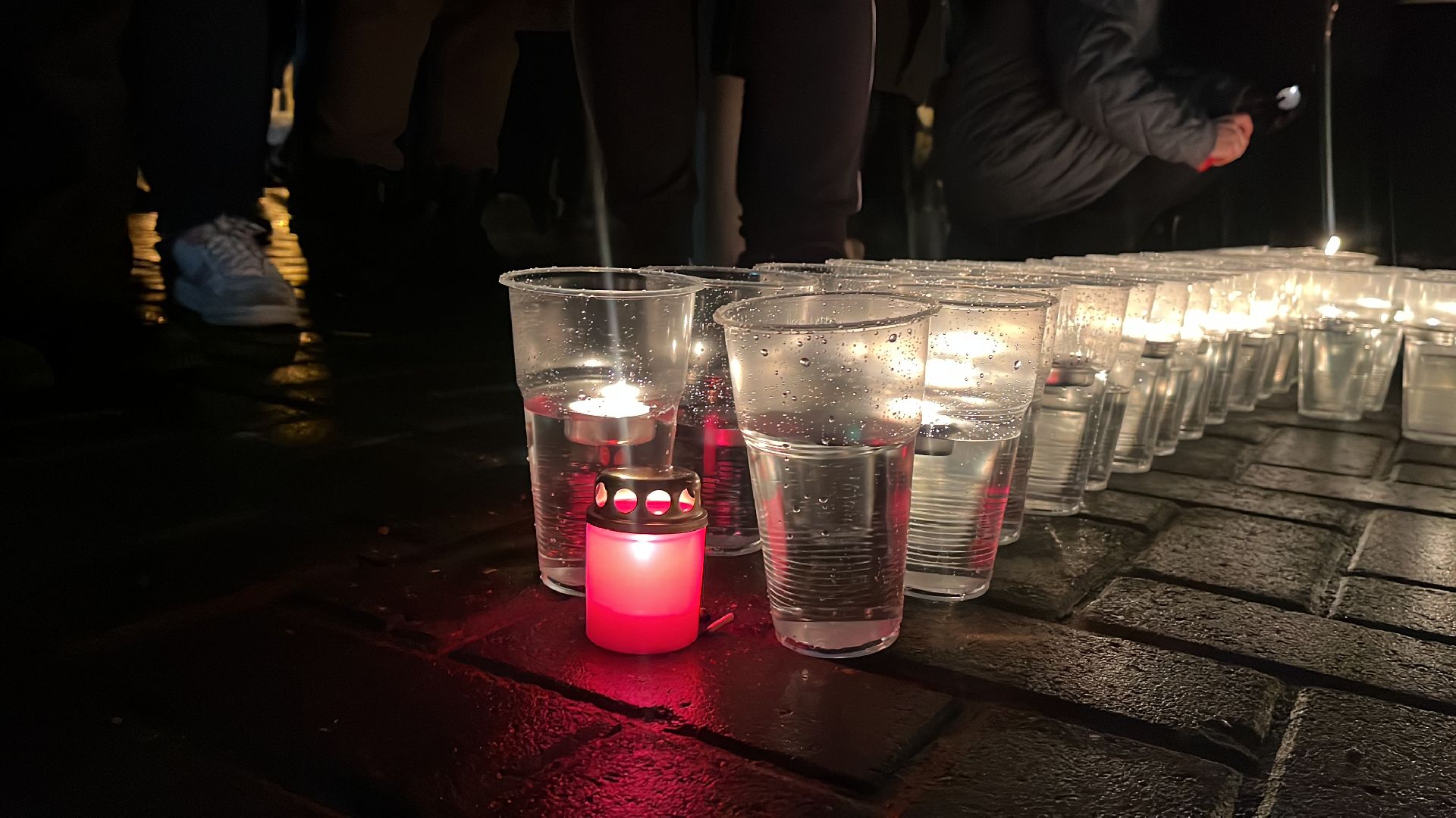 крокус сити холл, свеча памяти, мемориал, память погибших,теракт,