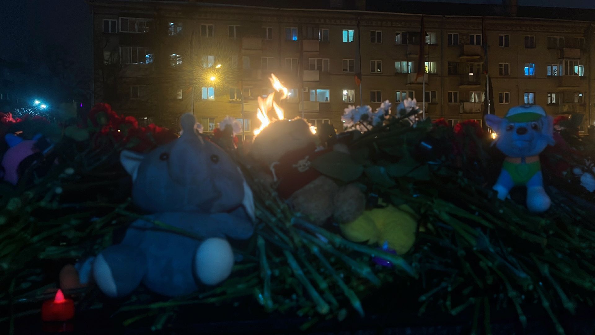 крокус сити холл, свеча памяти, мемориал, память погибших,теракт,