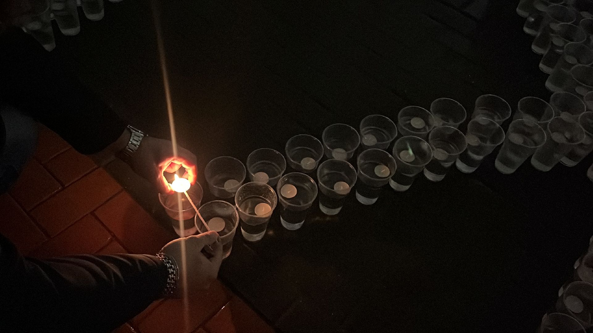 крокус сити холл, свеча памяти, мемориал, память погибших,теракт,