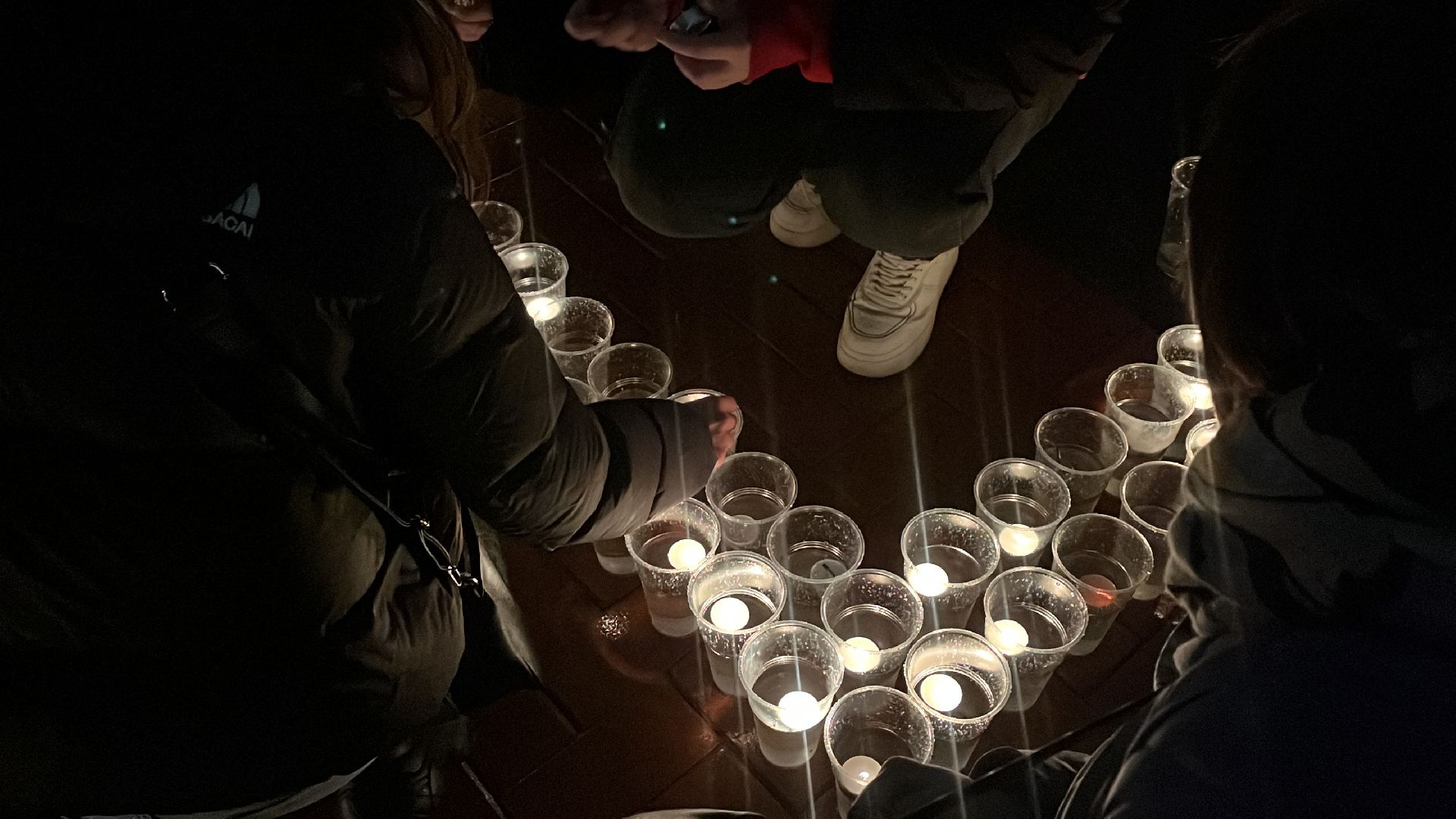 крокус сити холл, свеча памяти, мемориал, память погибших,теракт,