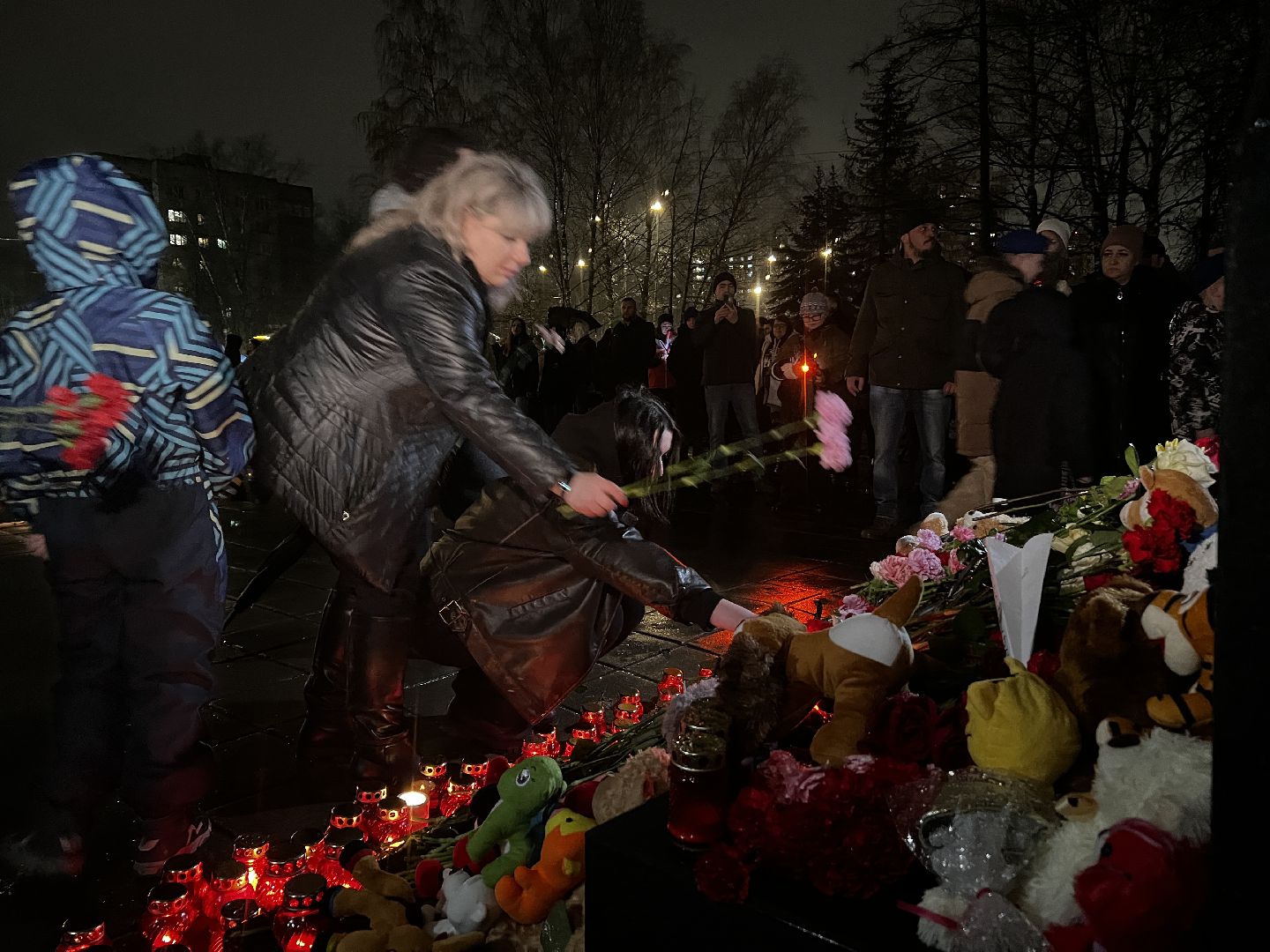 Солнечногорск, свеча памяти, стихийный мемориал, жители,теракт,