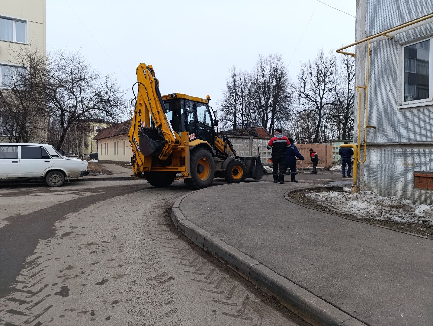 Бронницы, Уборка дворов, Уборка дорог, Уборка дворов после зимы,