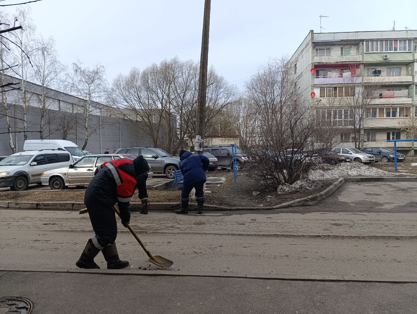 Бронницы, Уборка дворов, Уборка дорог, Уборка дворов после зимы,