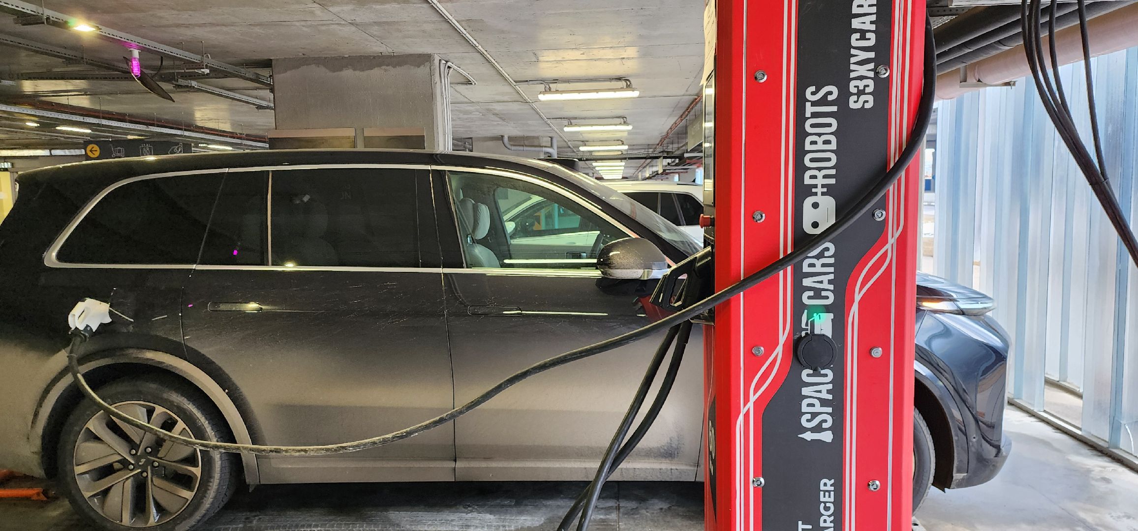 электромобили, зарядные станции, аэропорт Домодедово,