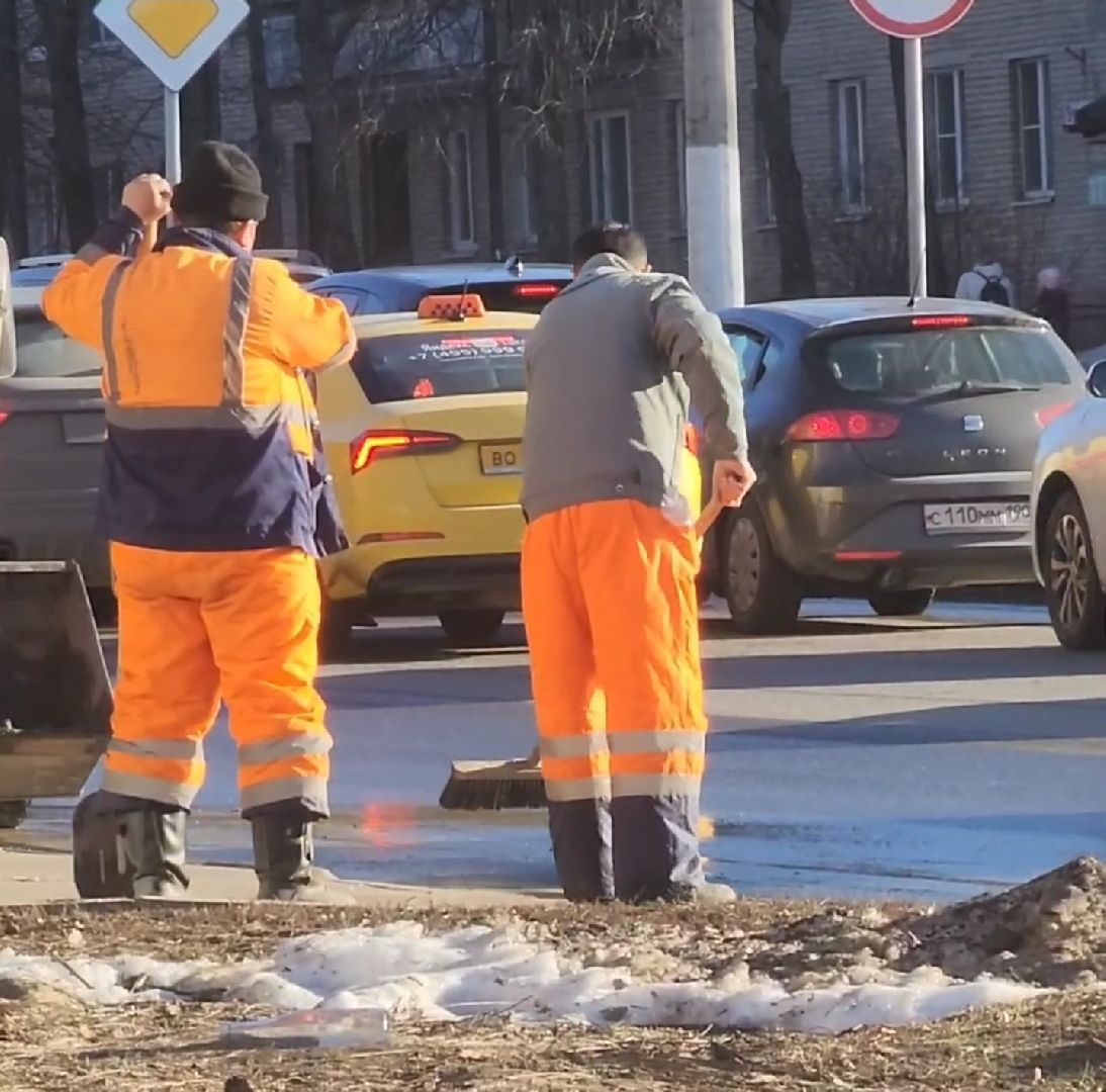 долгопрудный, субботник, Дирижабельная, дорожные службы, остановки,
