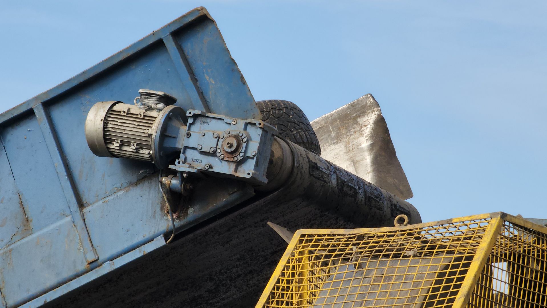 сдай шины на мегабак, акция, экология, переработка вторсырья,