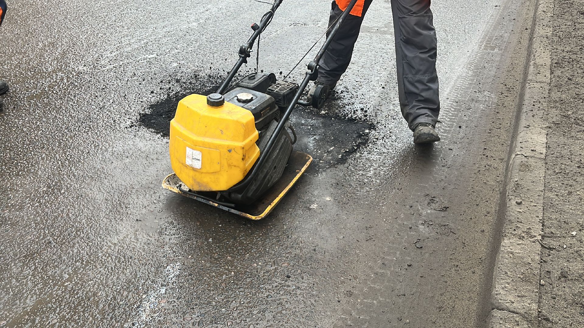 ремонт дорог, ремонт дороги, ямочный ремонт, ямы,