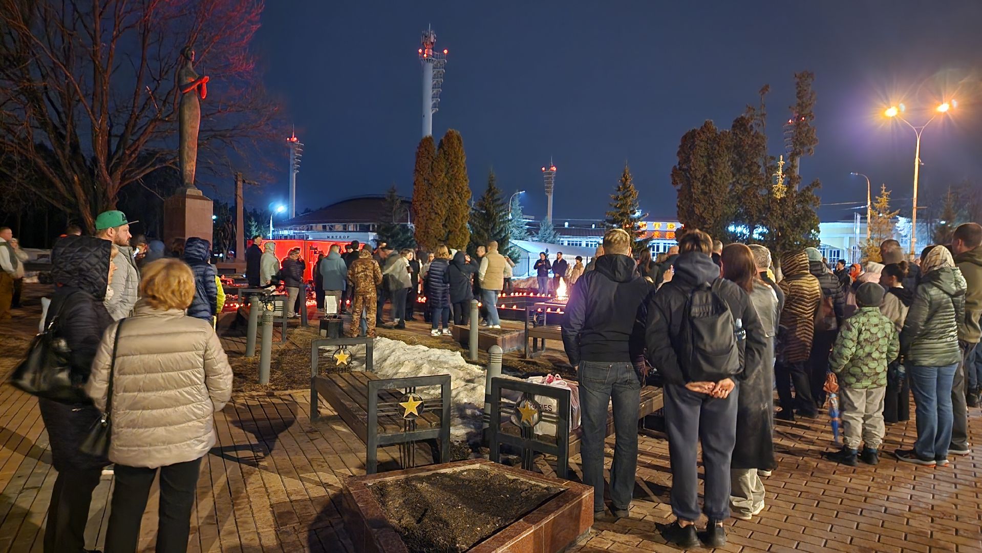 память о погибших, вечный огонь, борис аубакиров, свеча памяти,теракт,