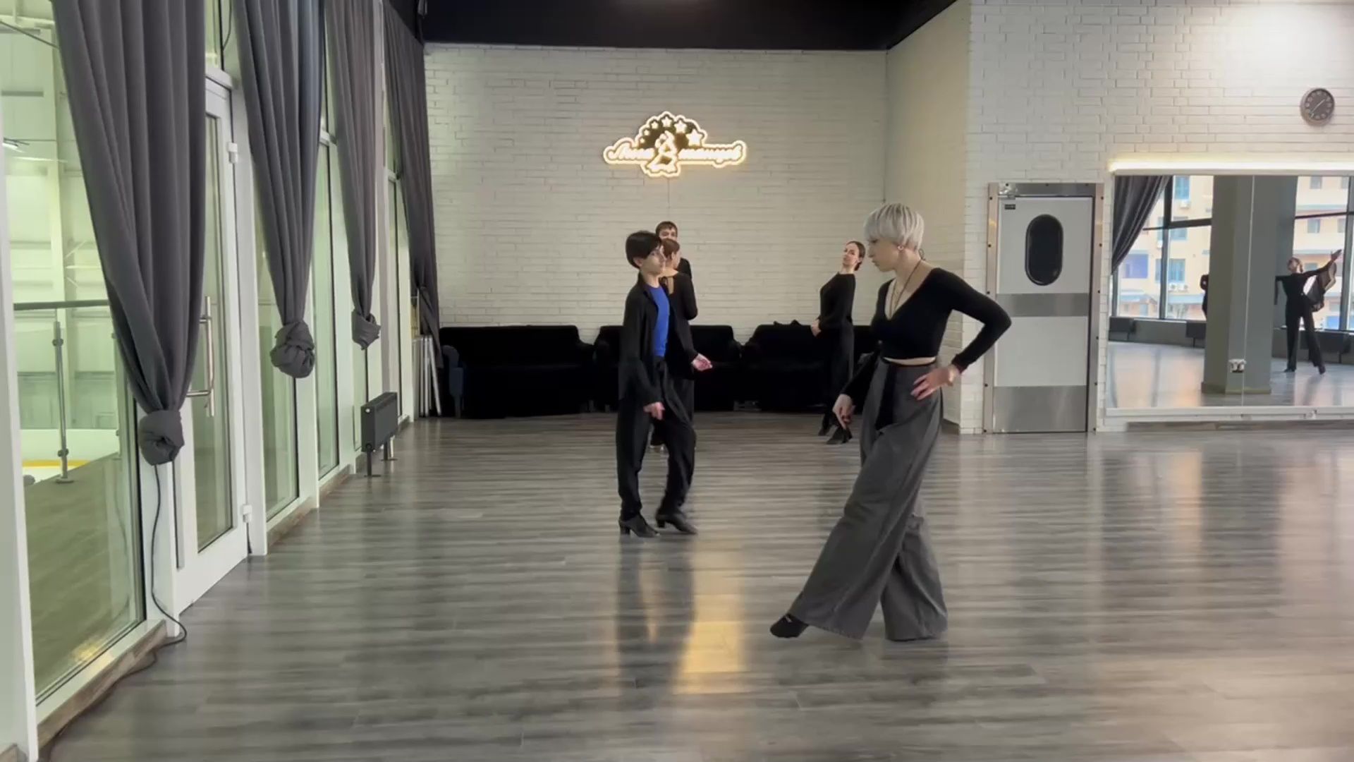 Реутов, танцы, занятия, бесплатно, вальс, движения, пластика,