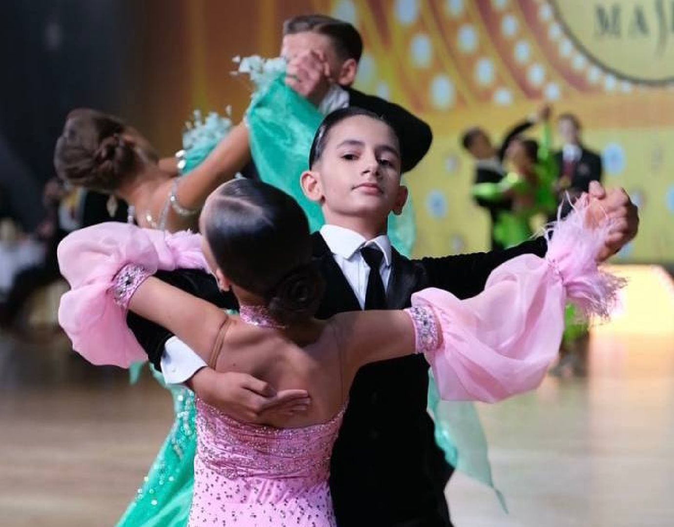 Реутов, танцы, занятия, бесплатно, вальс, движения, пластика,