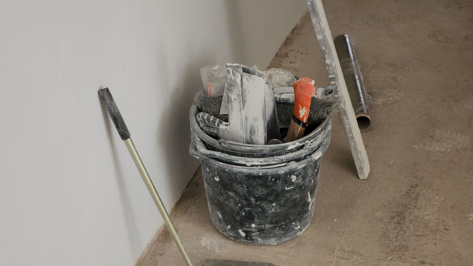 егорьевск, цвр, ремонт, лестница, коридор, перила, побелка,