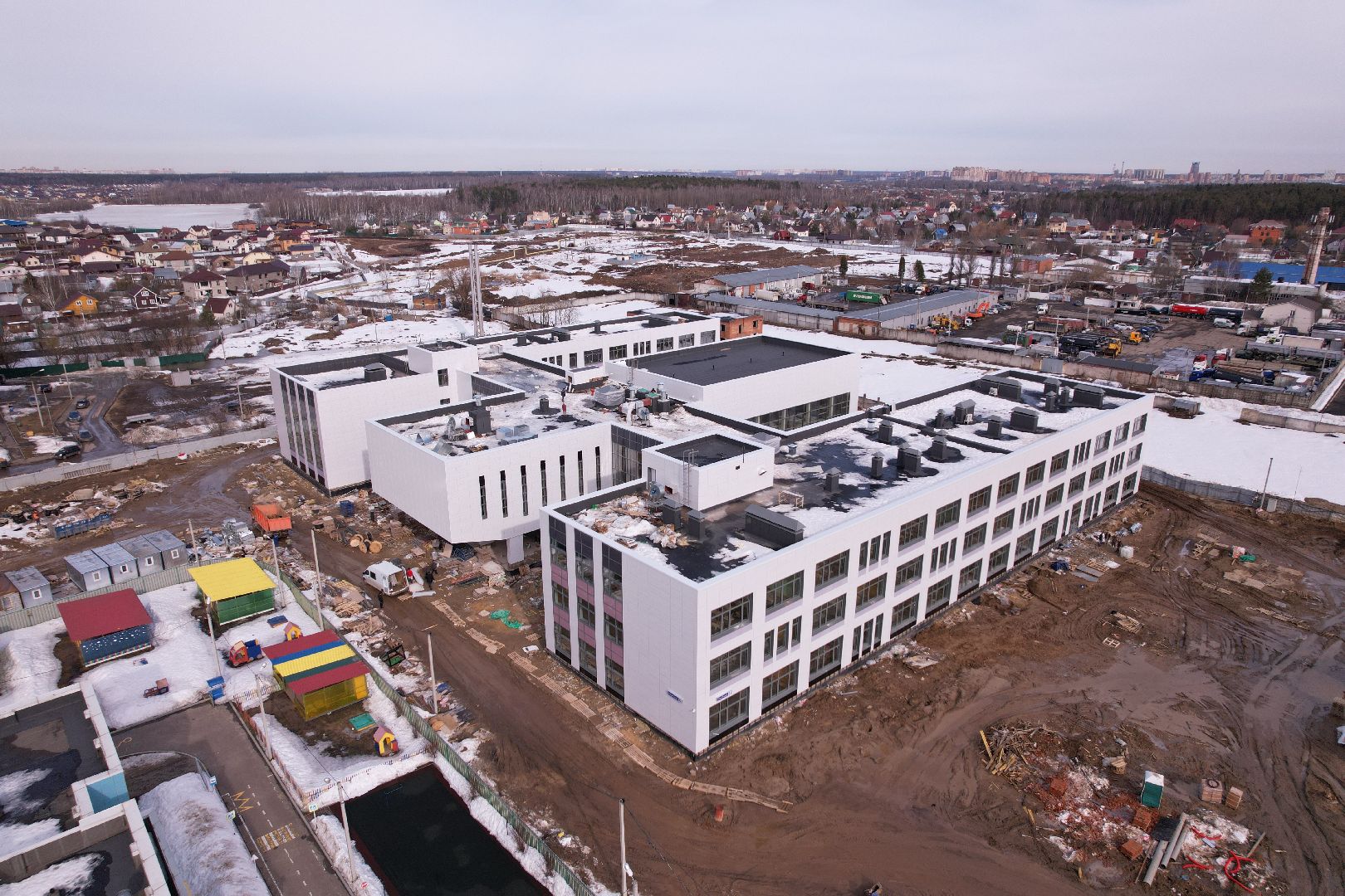 видео с коптера, щёлково, строительство, школа,