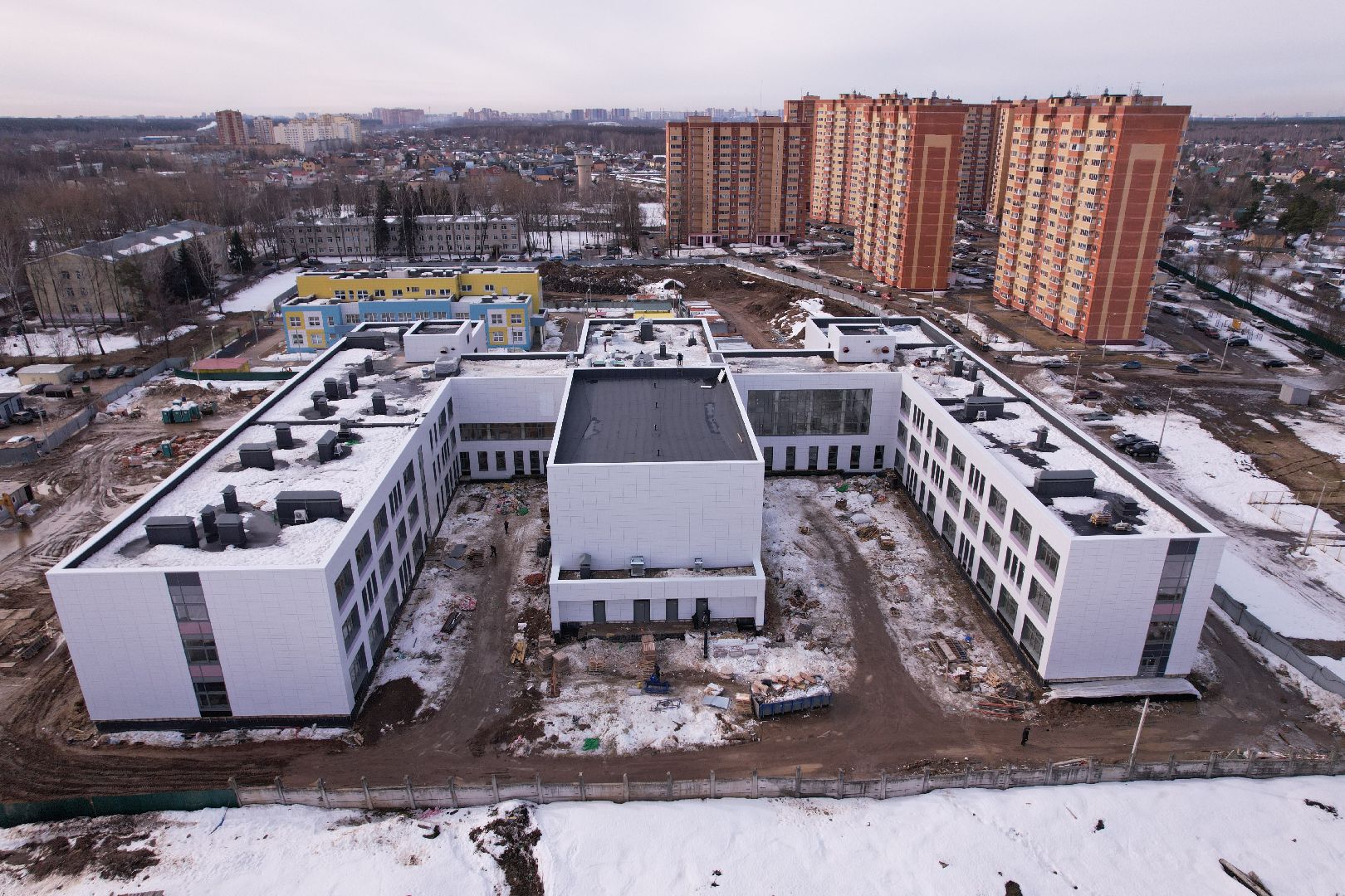 видео с коптера, щёлково, строительство, школа,