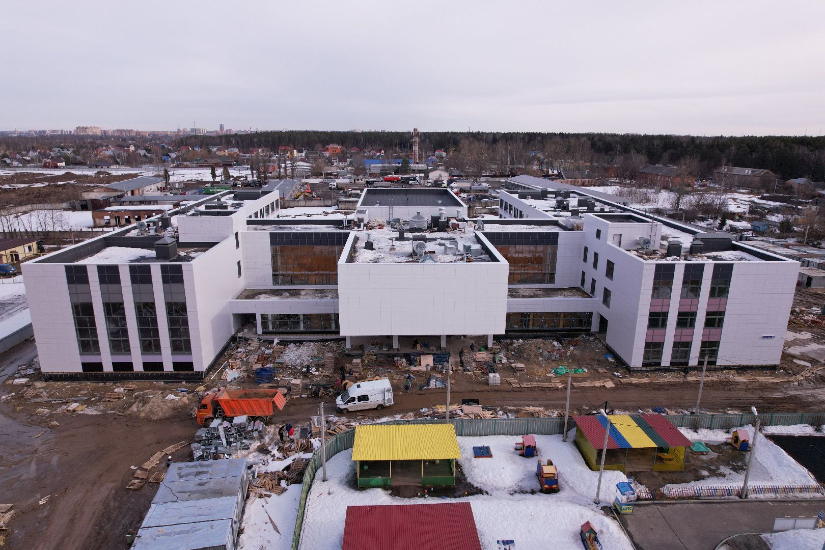 видео с коптера, щёлково, строительство, школа,