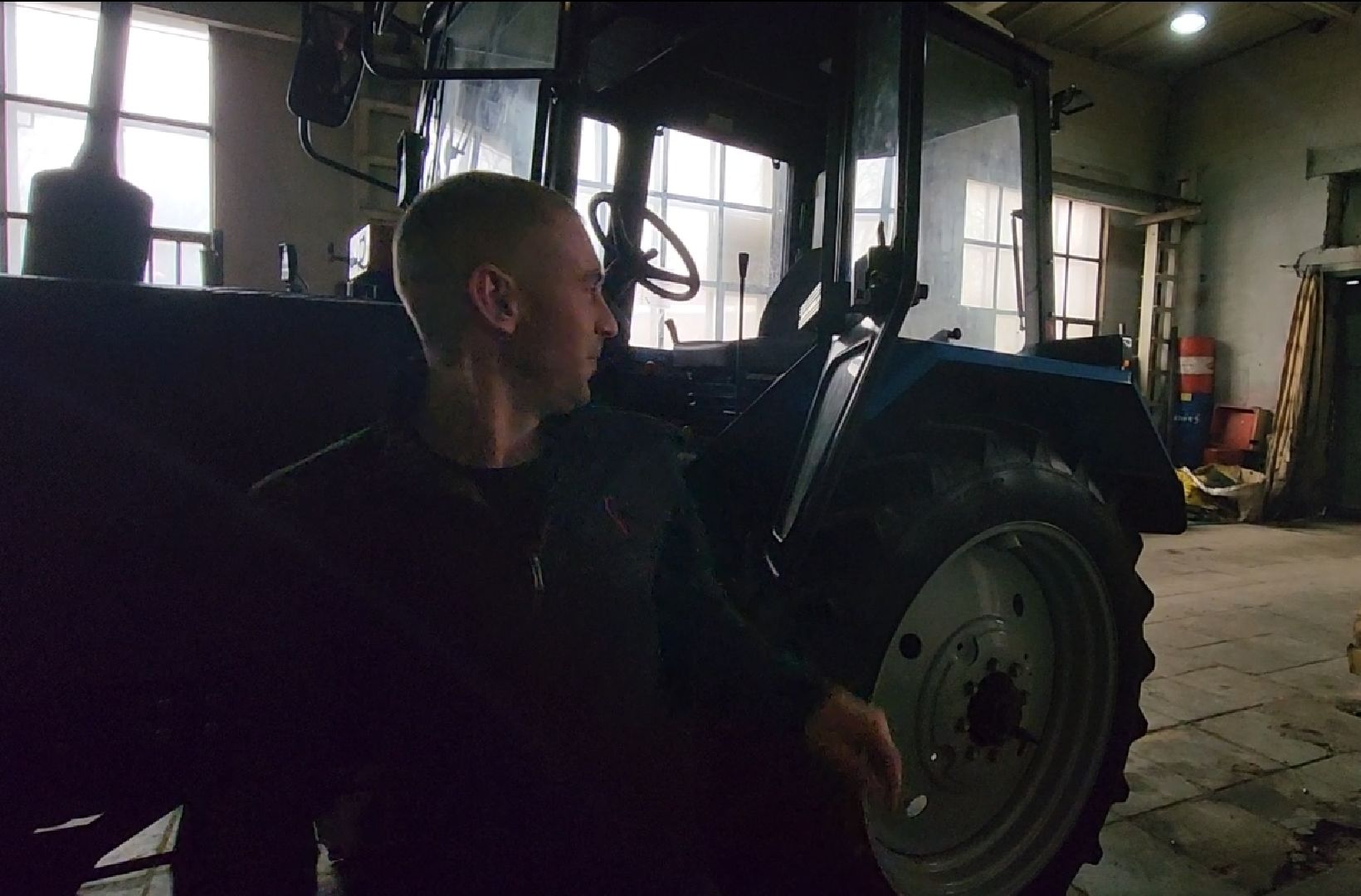 долгопрудный, мбу благоустройство, Молодой тракторист, снегоуборочная техника,