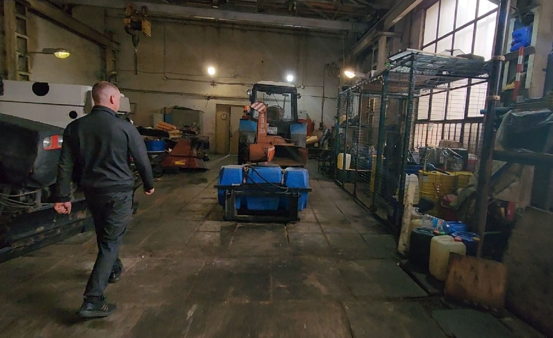 долгопрудный, мбу благоустройство, Молодой тракторист, снегоуборочная техника,