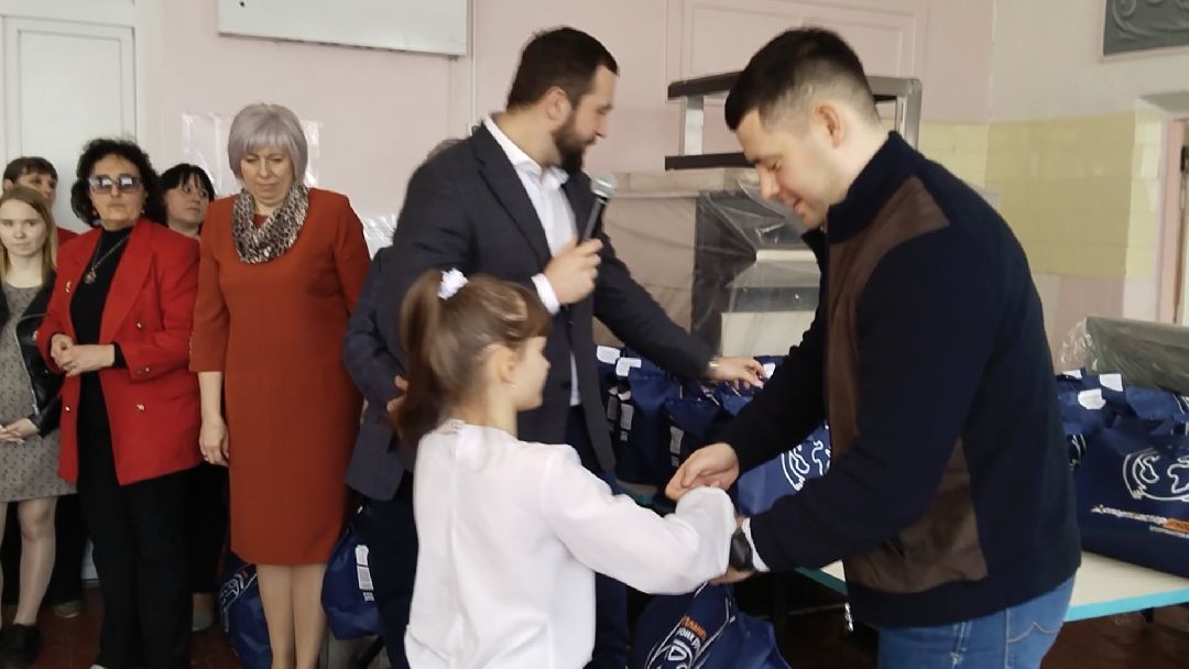 Чехов, Луганск, школа, помощь