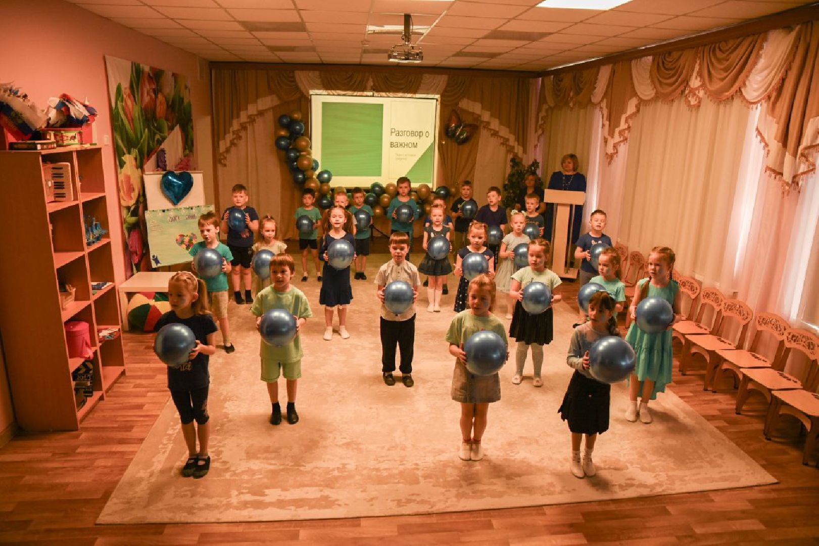 Бронницы, Всемирный день аутизма, Акция зажги синим, Детский сад Конфетти-Совхоз,