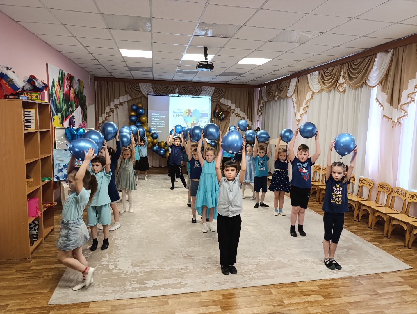 Бронницы, Всемирный день аутизма, Акция зажги синим, Детский сад Конфетти-Совхоз,