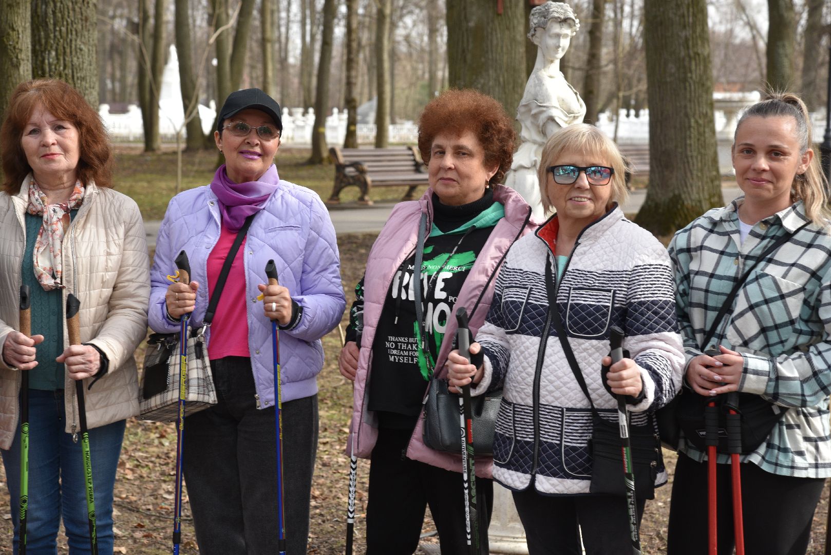 лотошино, лотошинский парк, активное долголетие, скандинавская ходьба,