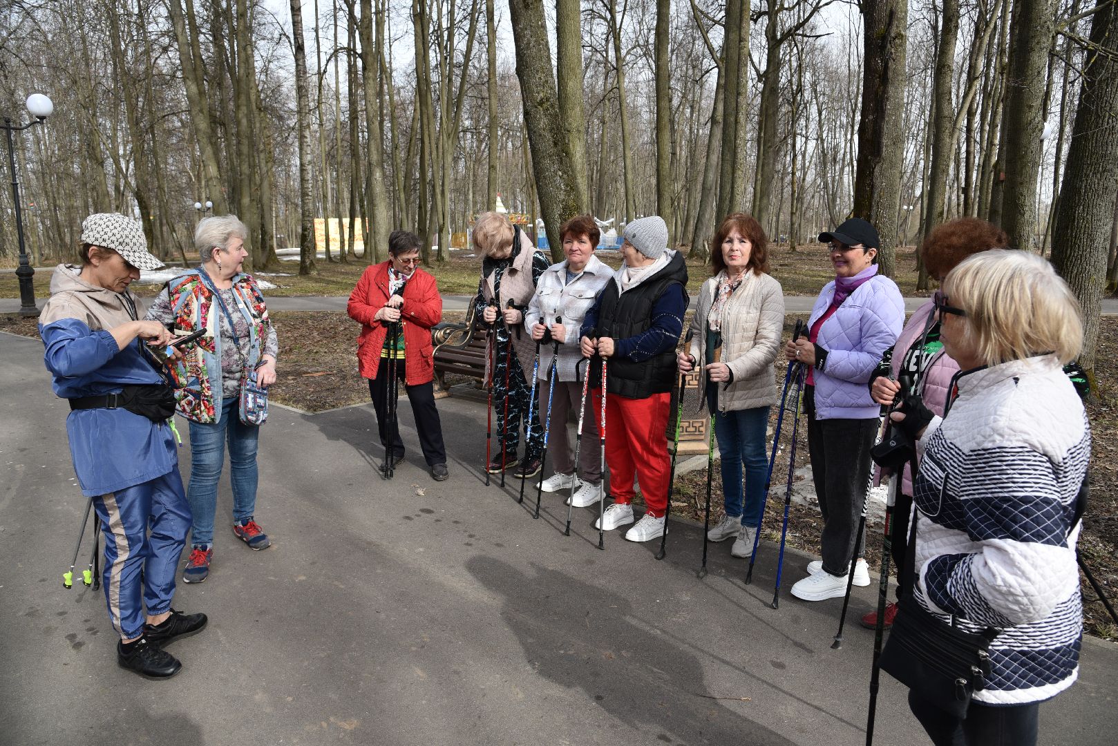 лотошино, лотошинский парк, активное долголетие, скандинавская ходьба,