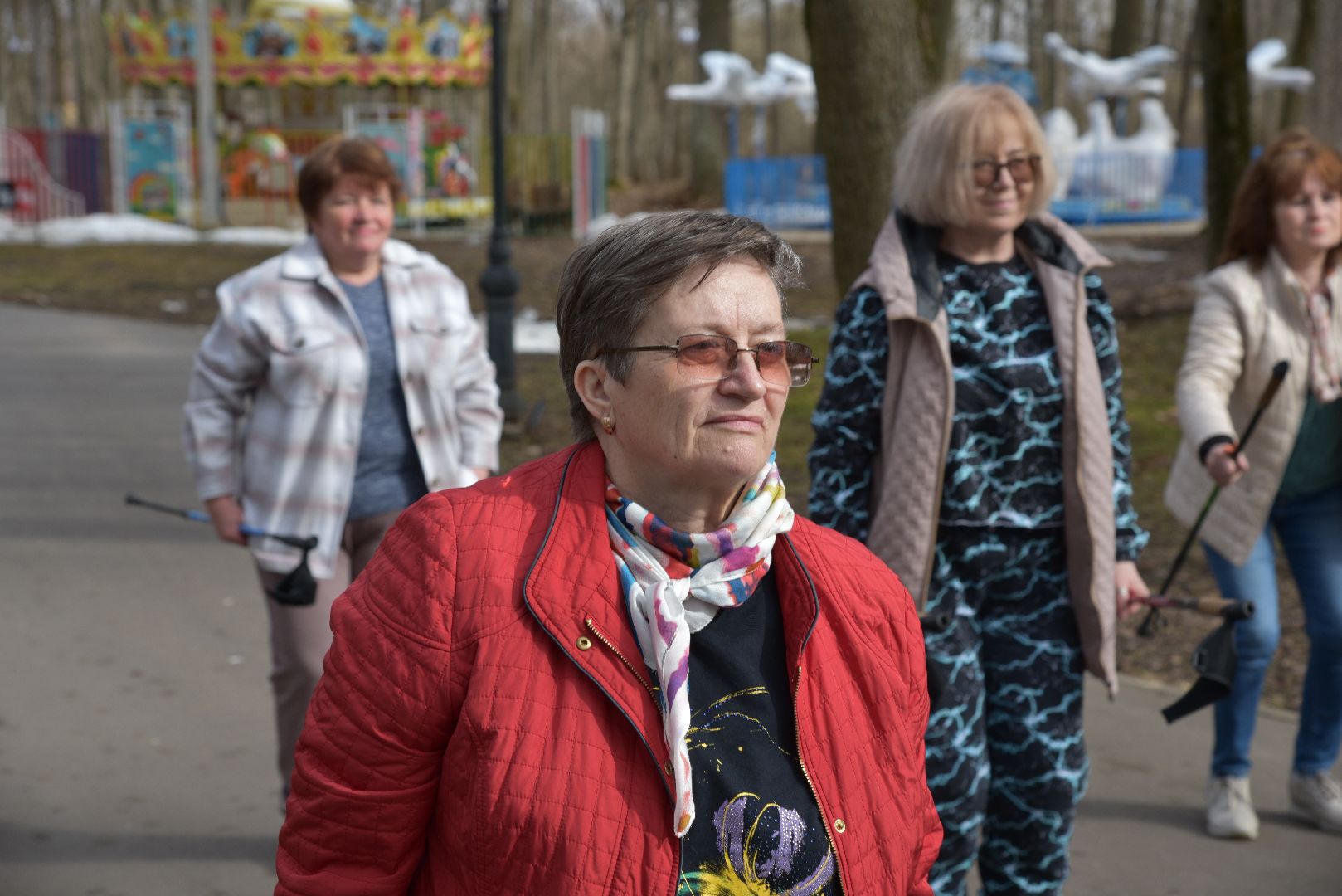 лотошино, лотошинский парк, активное долголетие, скандинавская ходьба,