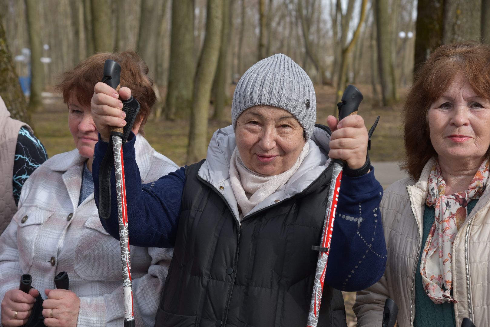 лотошино, лотошинский парк, активное долголетие, скандинавская ходьба,