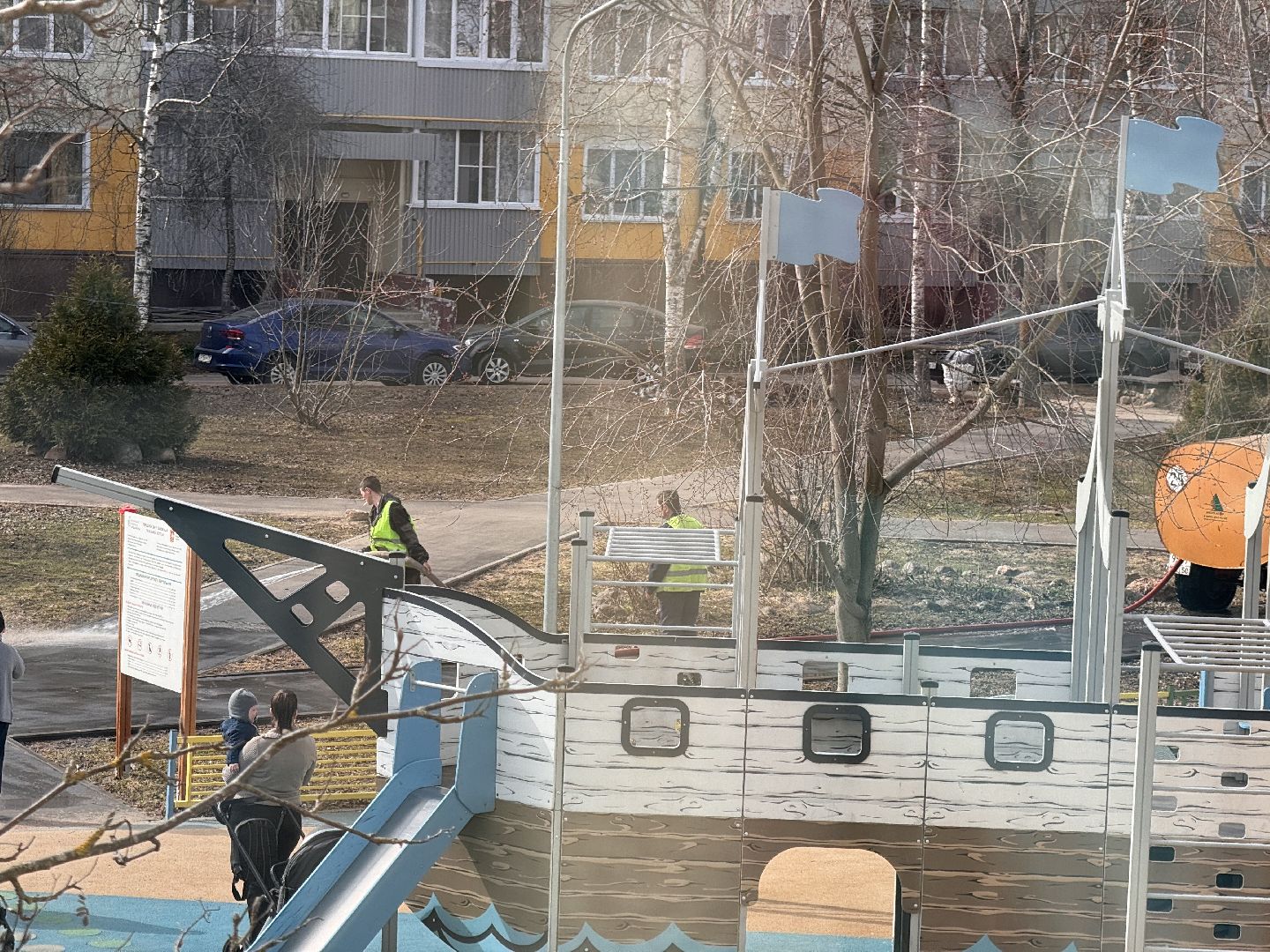 шаховская, уборка города, уборка дворов, уборка дворов после зимы,