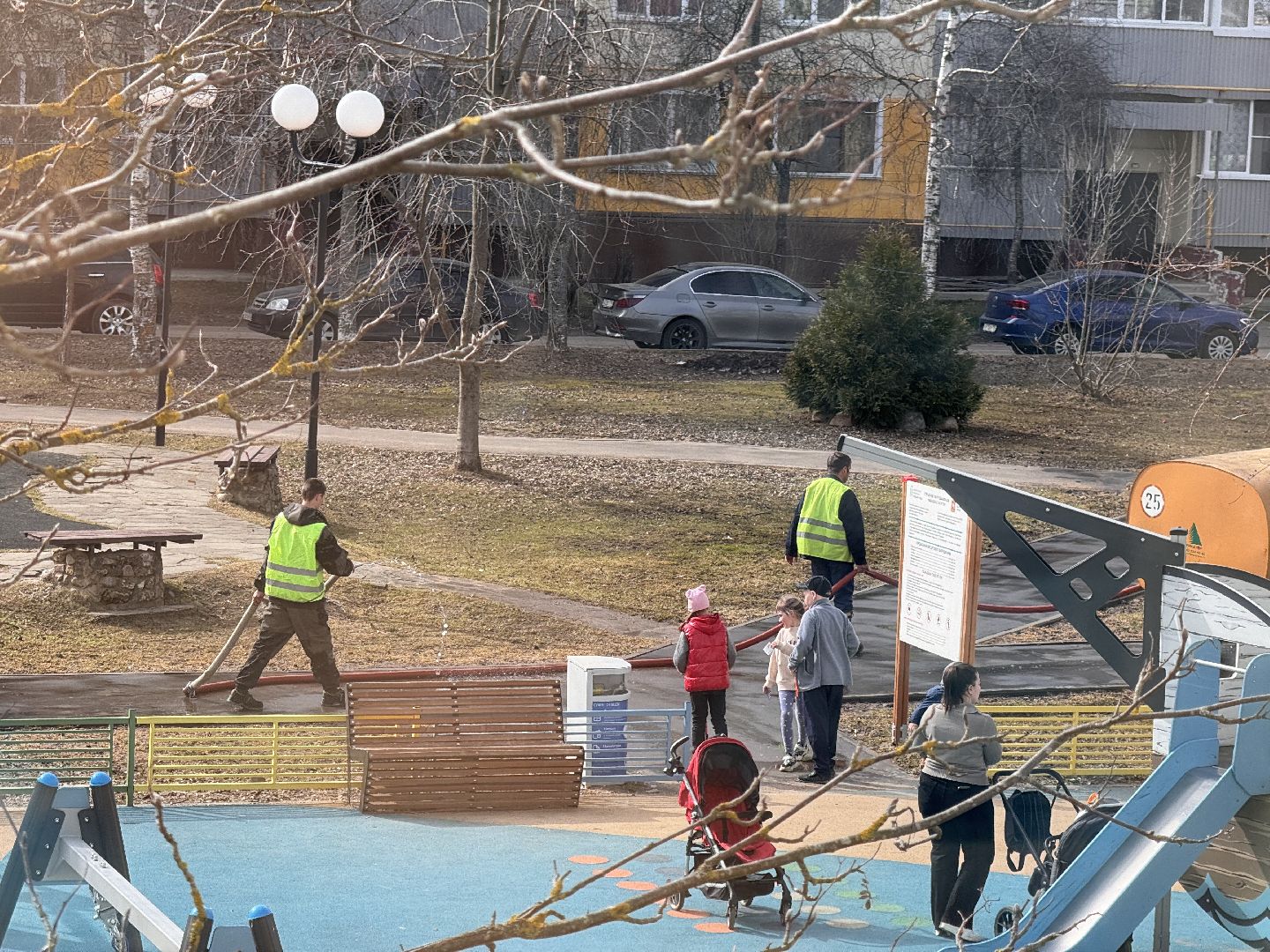 шаховская, уборка города, уборка дворов, уборка дворов после зимы,