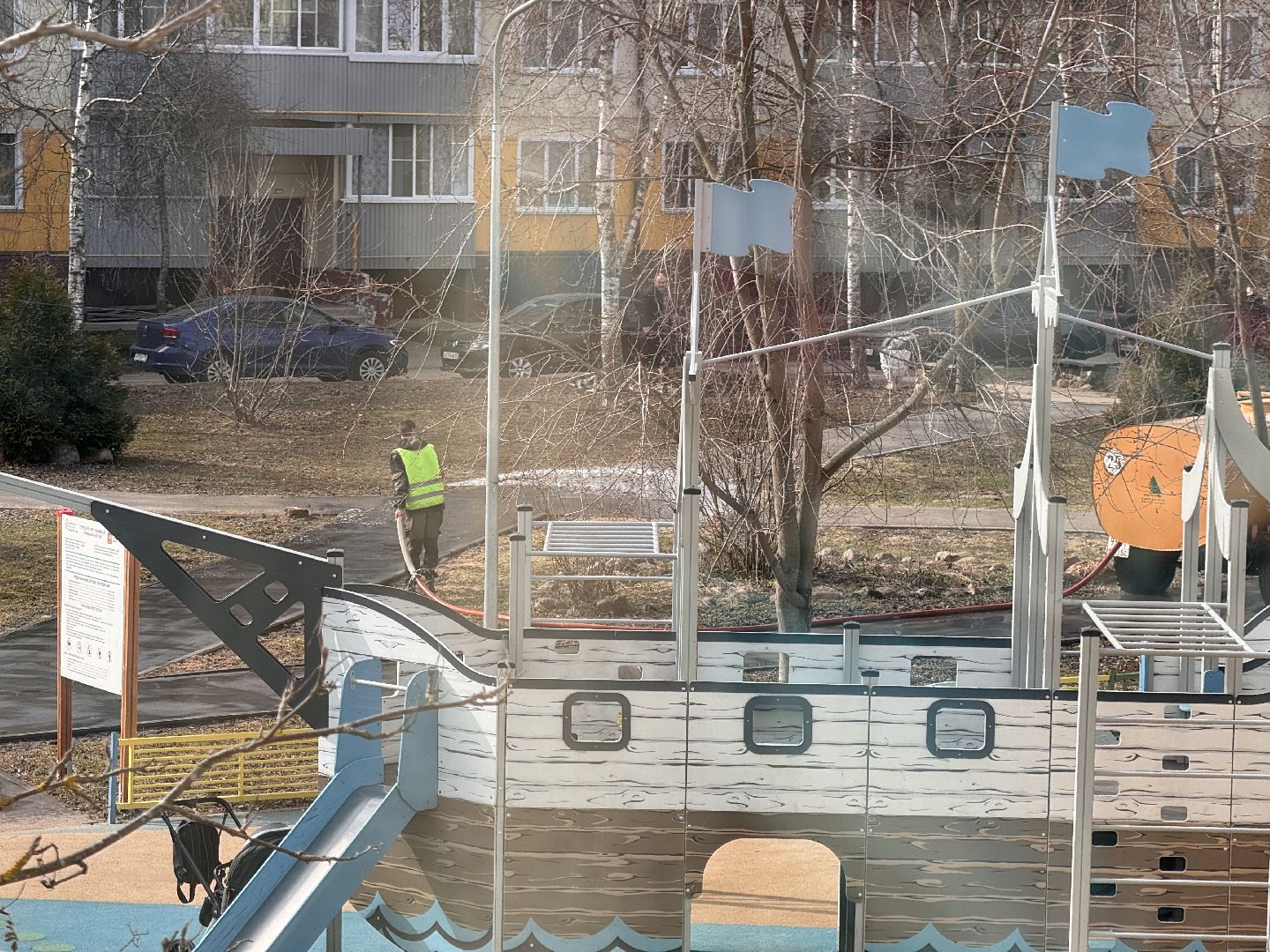 шаховская, уборка города, уборка дворов, уборка дворов после зимы,