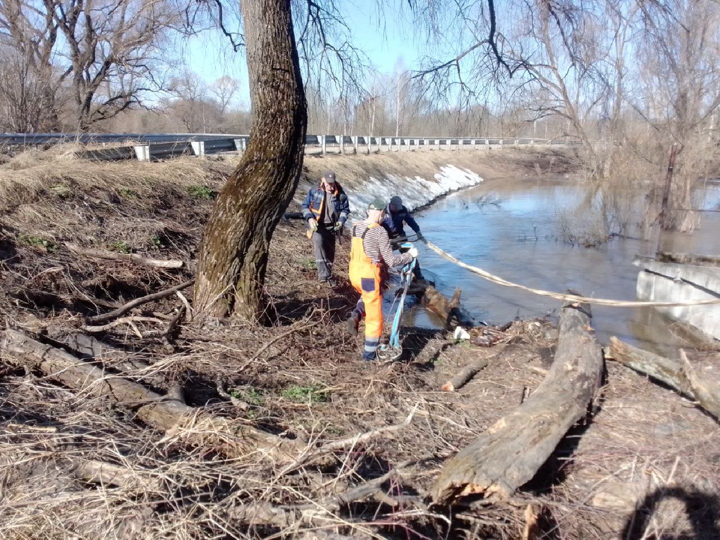 подтопления, разлив реки, борьба с паводком,