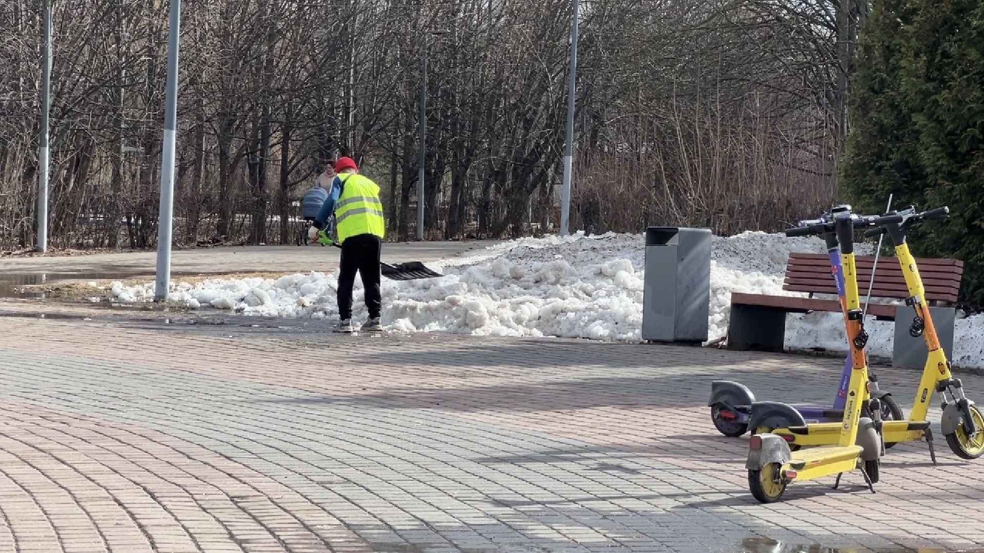 химки, месяц чистоты и благоустройства, благоустройство, уборка общественных территорий, уборка парка,