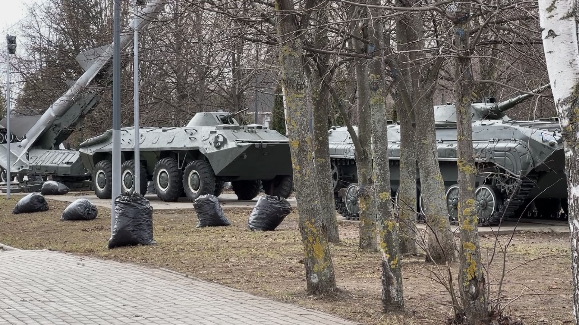 химки, месяц чистоты и благоустройства, благоустройство, уборка общественных территорий, уборка парка,