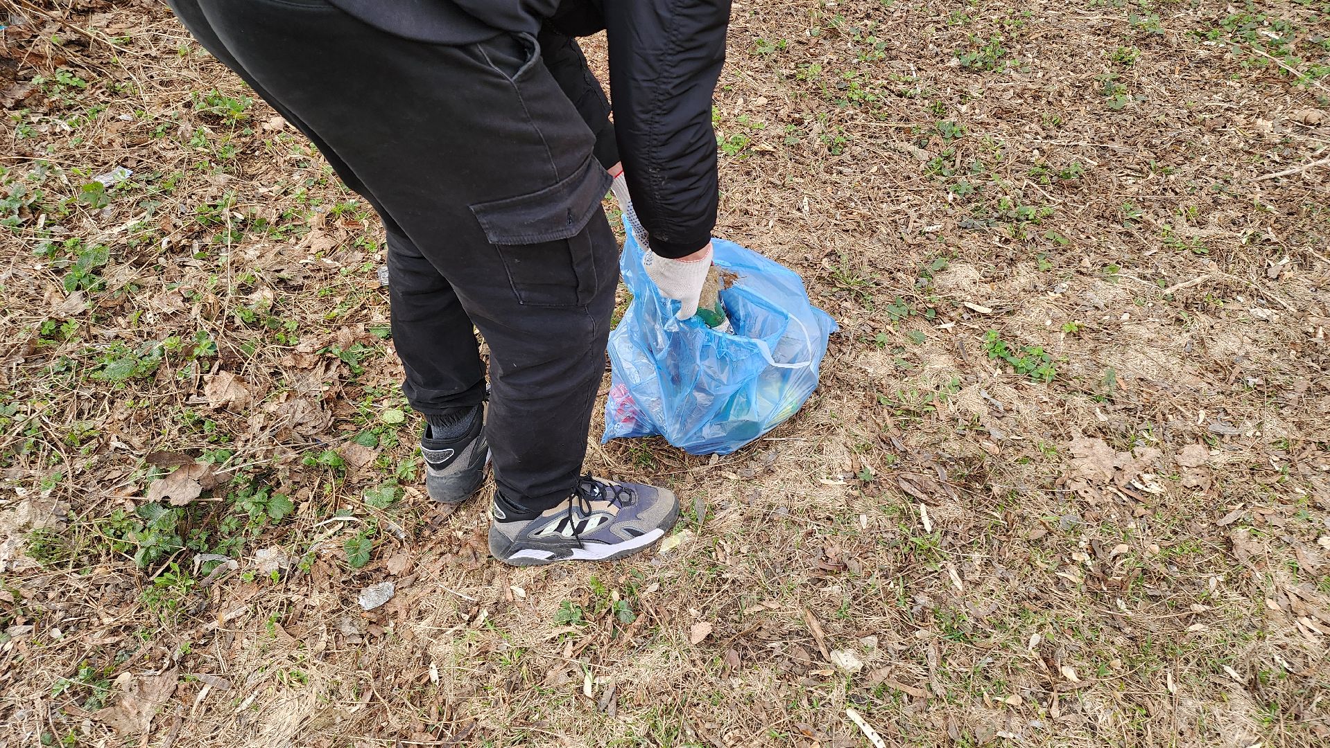 кашира, молодая гвардия, волонтеры, субботник, чистый путь, уборка мусора,