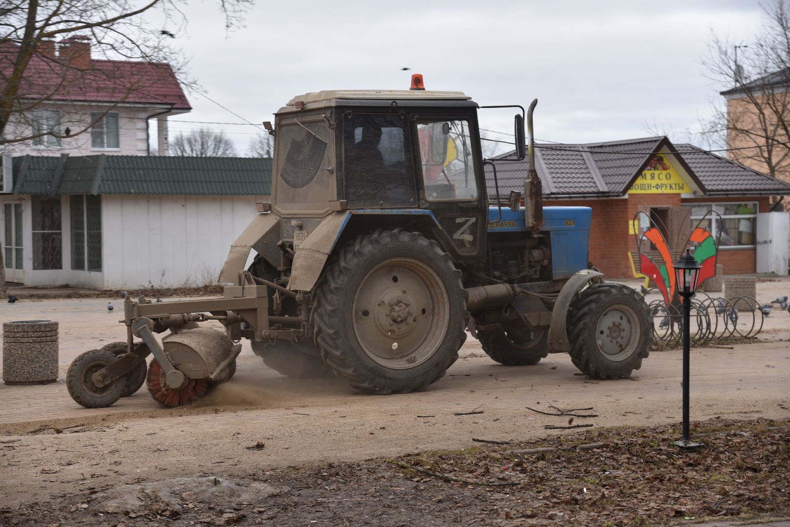 лотошино, сквер победы, благоустройство, уборка дорог,