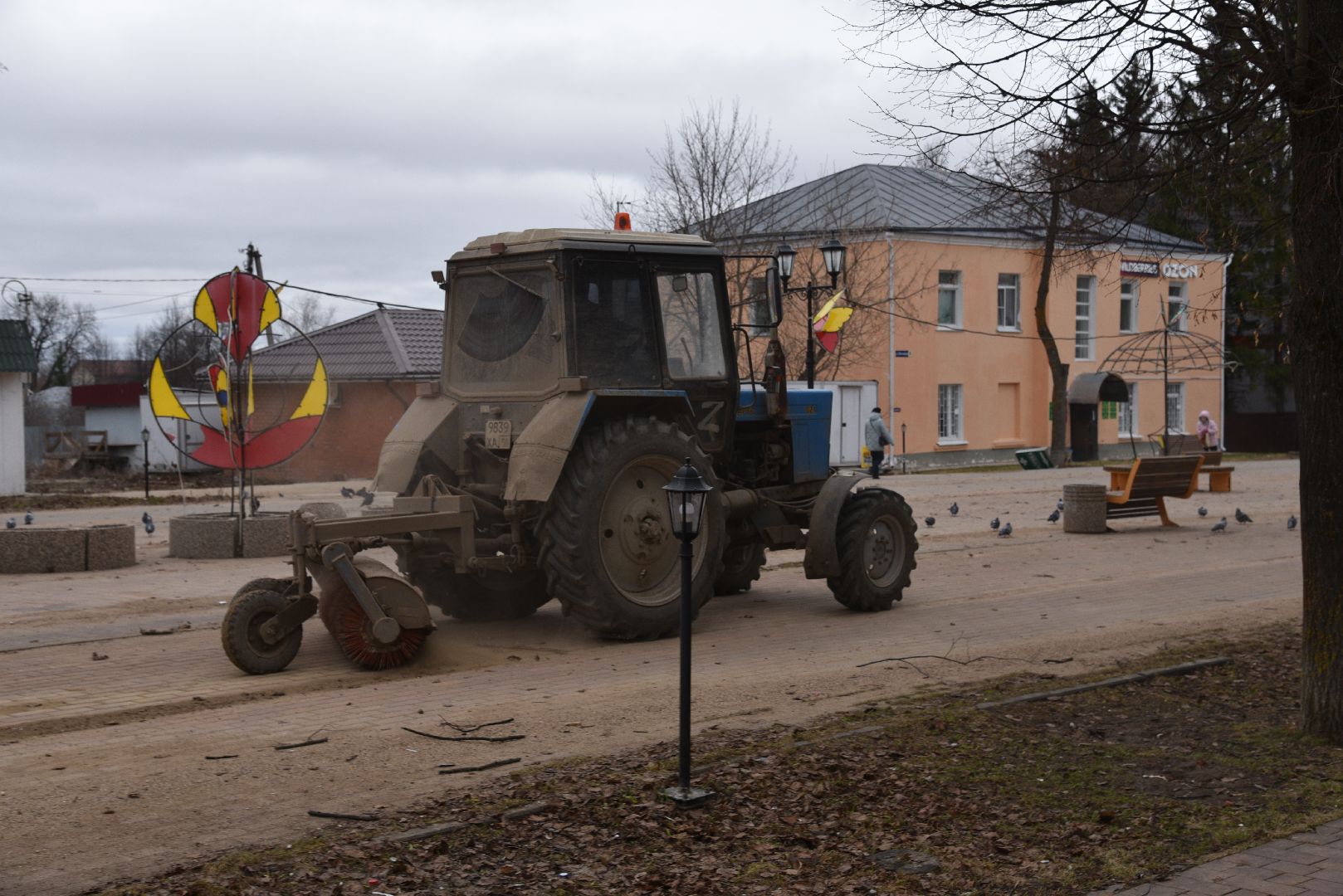 лотошино, сквер победы, благоустройство, уборка дорог,